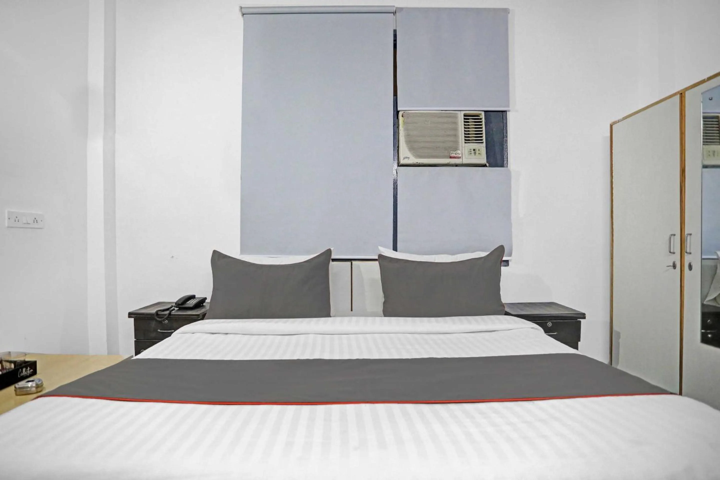 Bedroom, Bed in Hotel O The Premium Villa