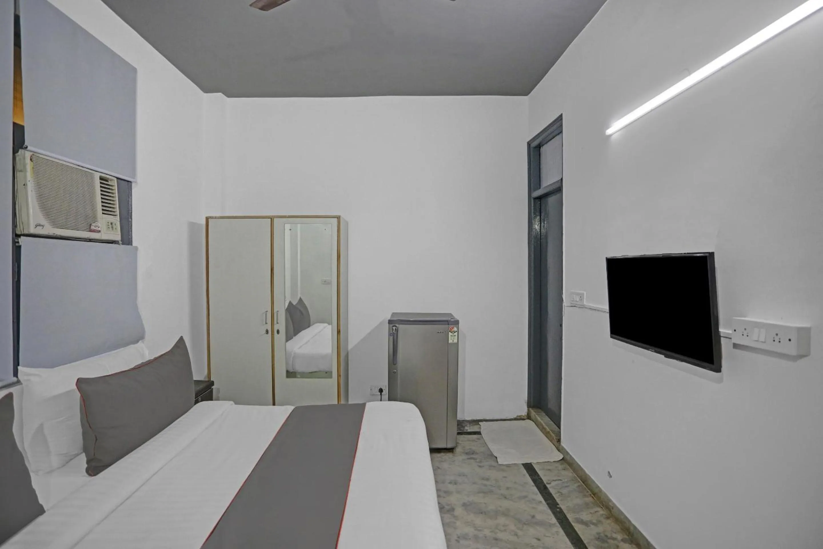 Bedroom, Bed in Hotel O The Premium Villa