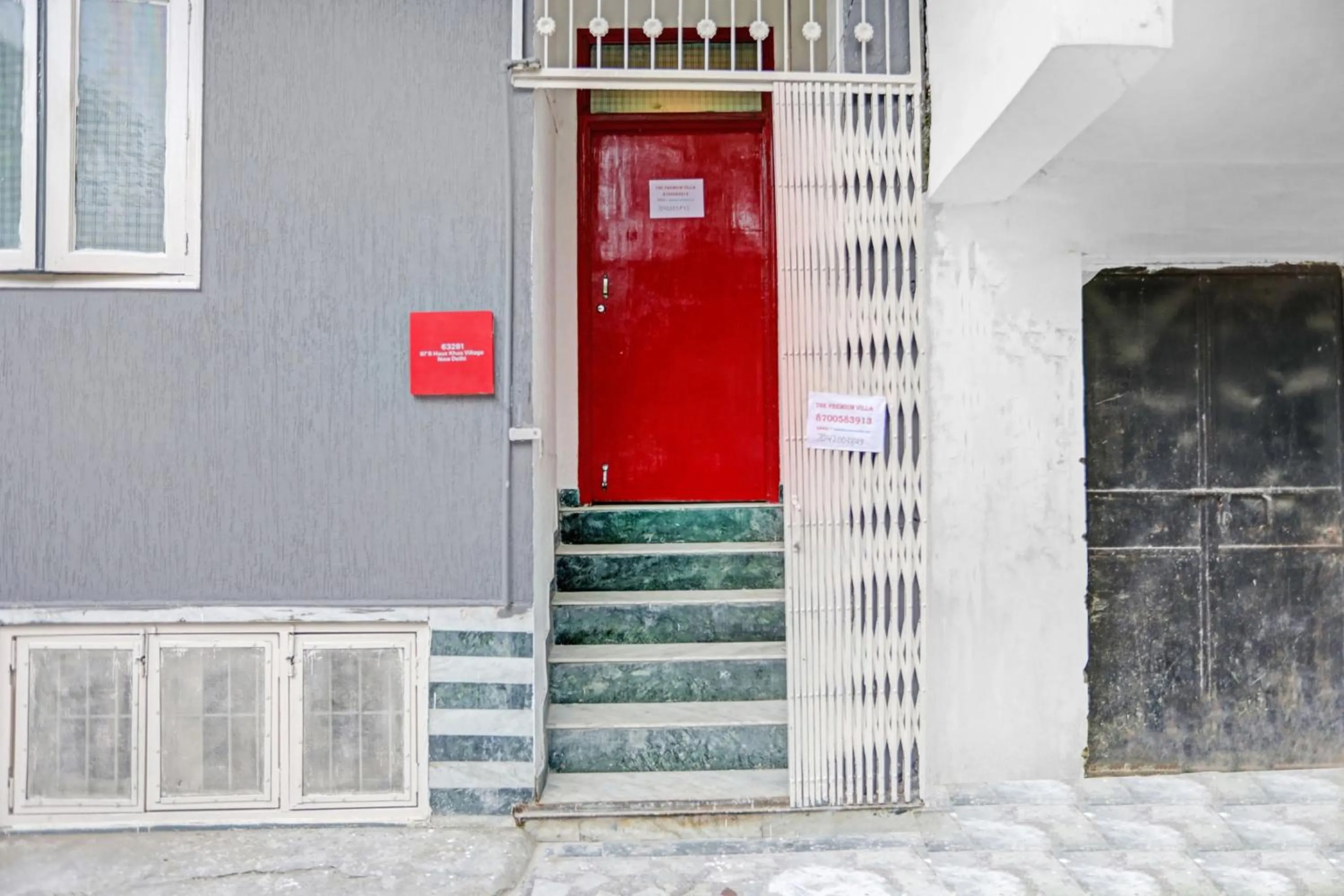 Facade/entrance in Hotel O The Premium Villa