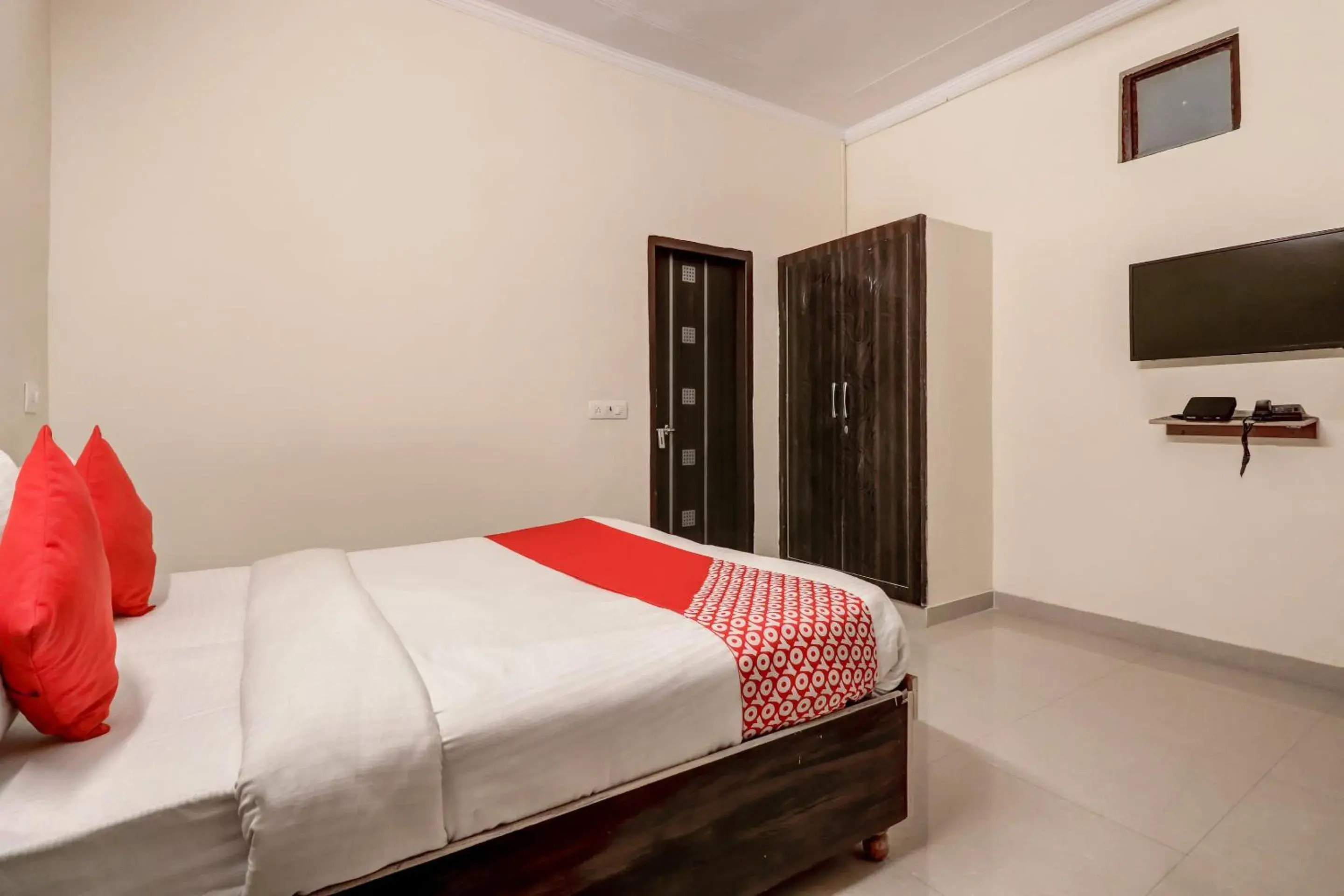 Bedroom, Bed in Hotel O Sapphire Near Omaxe Gurgaon Mall Bedroom, Bed in Hotel O Sapphire Near Omaxe Gurgaon Mall