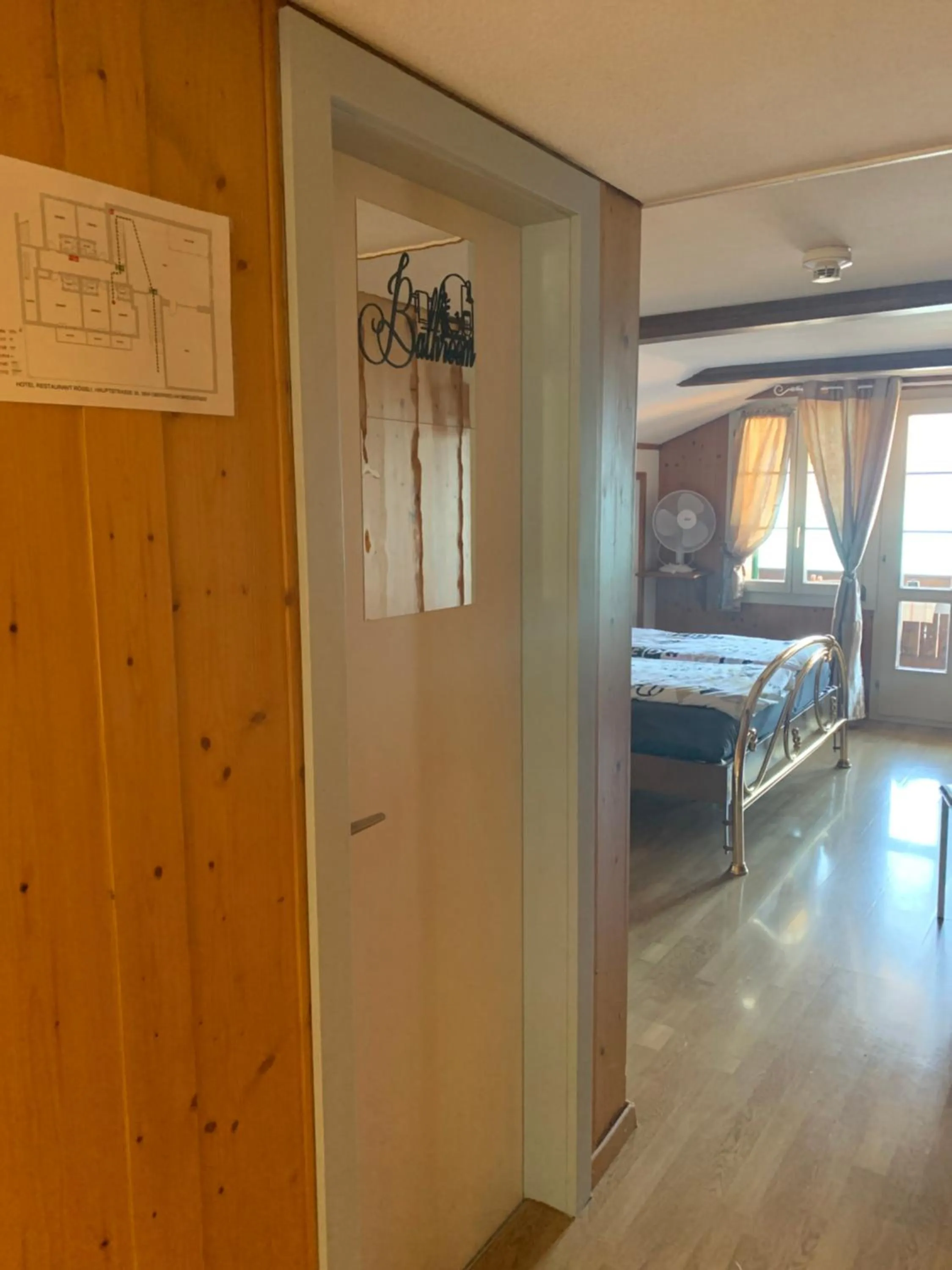 Bed in Hotel Rössli