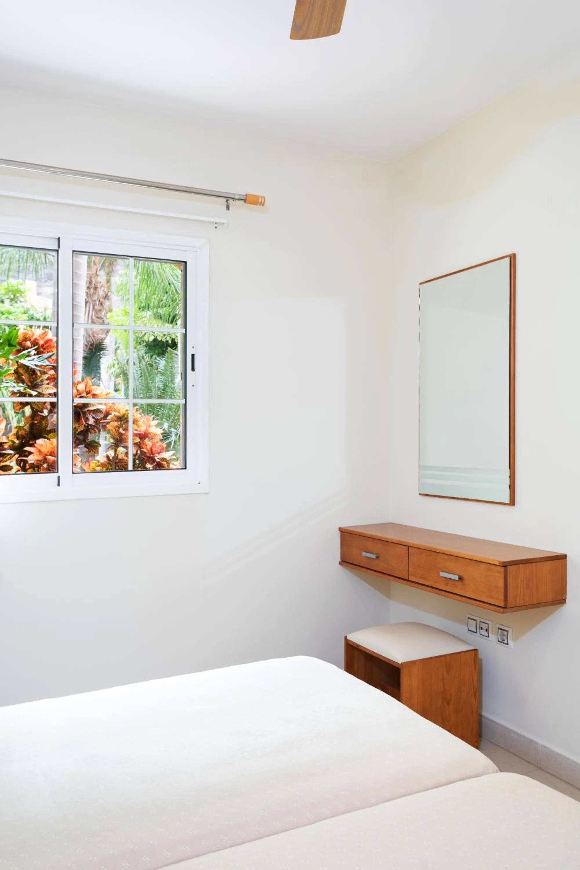 Bedroom, Bed in Residencial El Llano