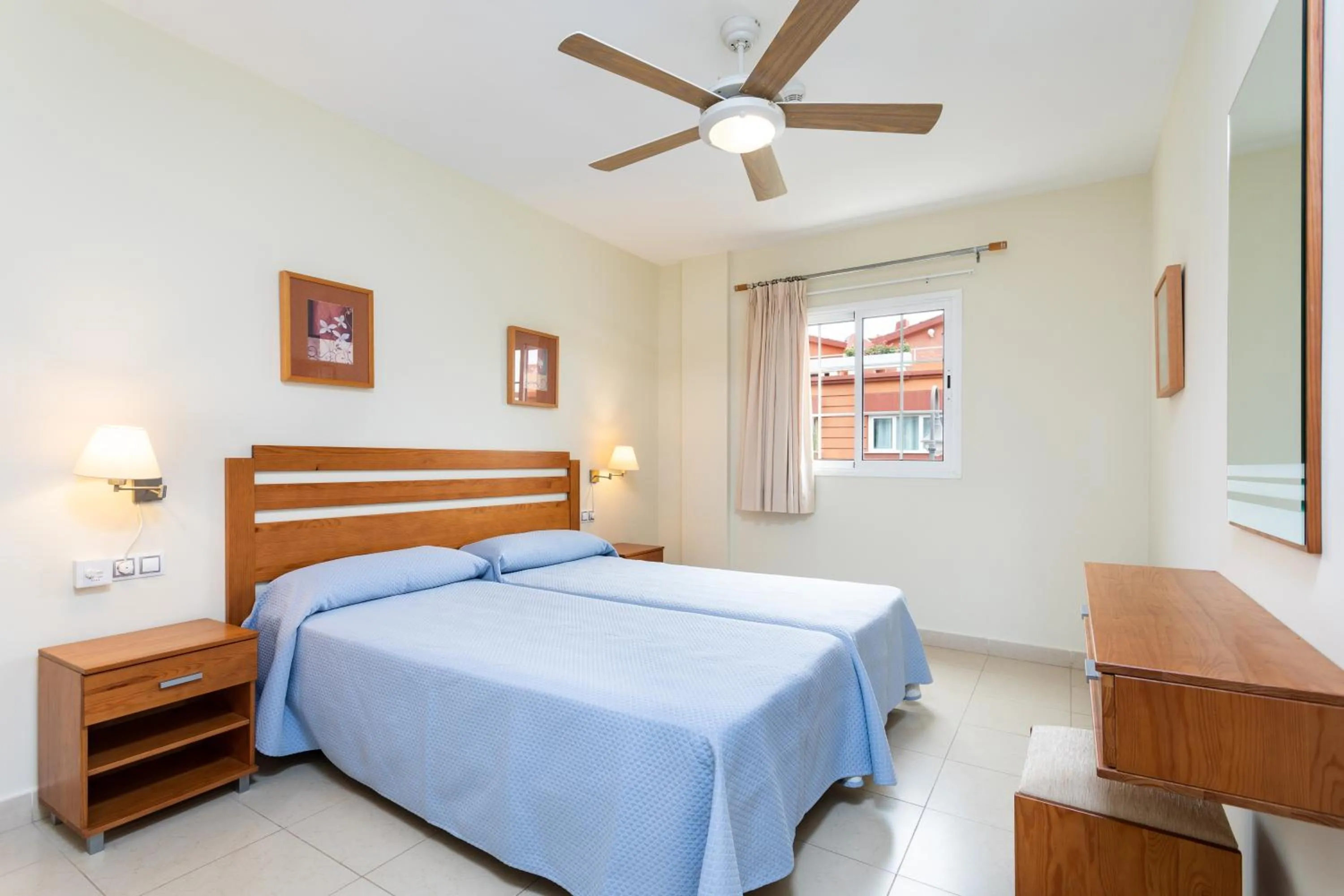 Bedroom, Bed in Residencial El Llano