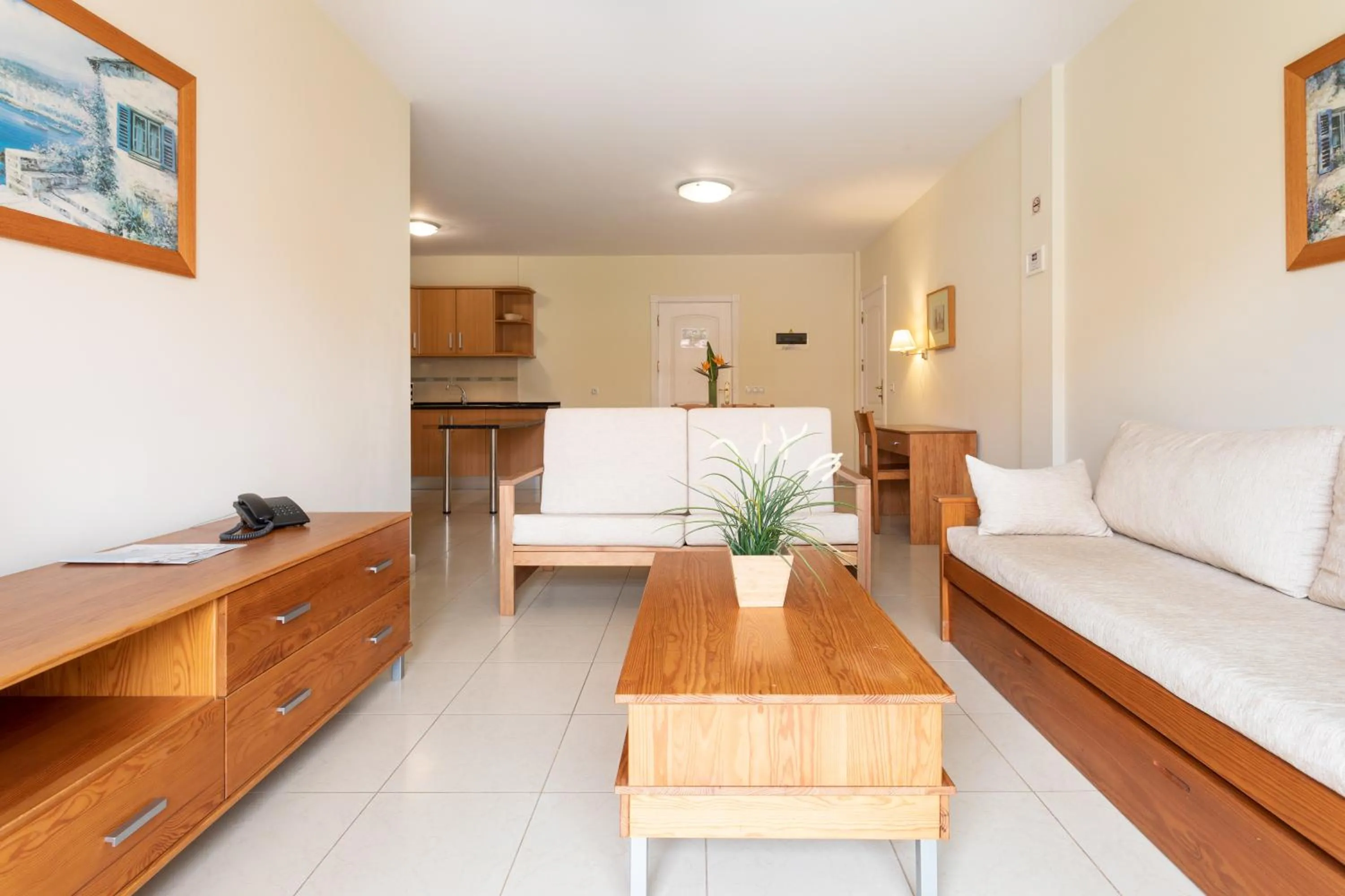 Living room, Bed in Residencial El Llano