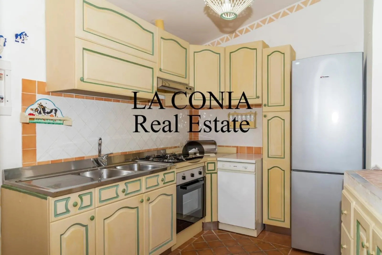 Kitchen or kitchenette in blue sea villa