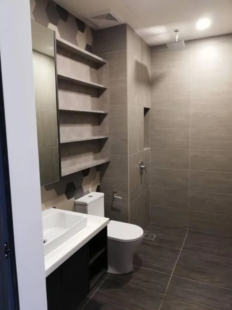 Bathroom in Ceylonz Suites by MyKey