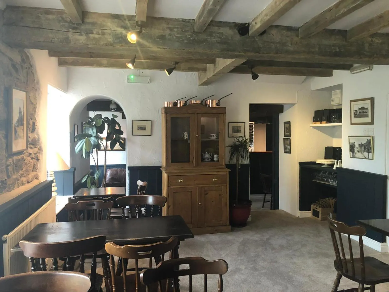 Restaurant/places to eat in The Top House Inn