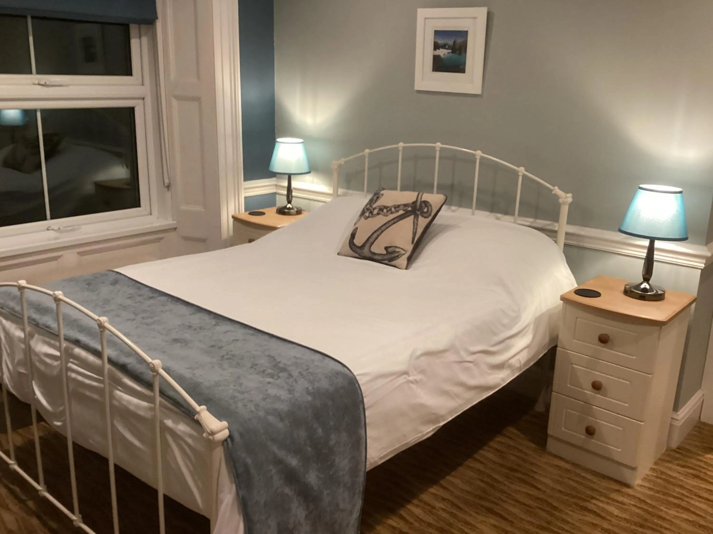 Bed in The Top House Inn