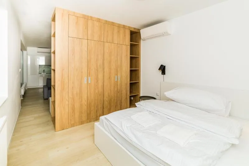 Bed in City Castle Apartments Free Parking