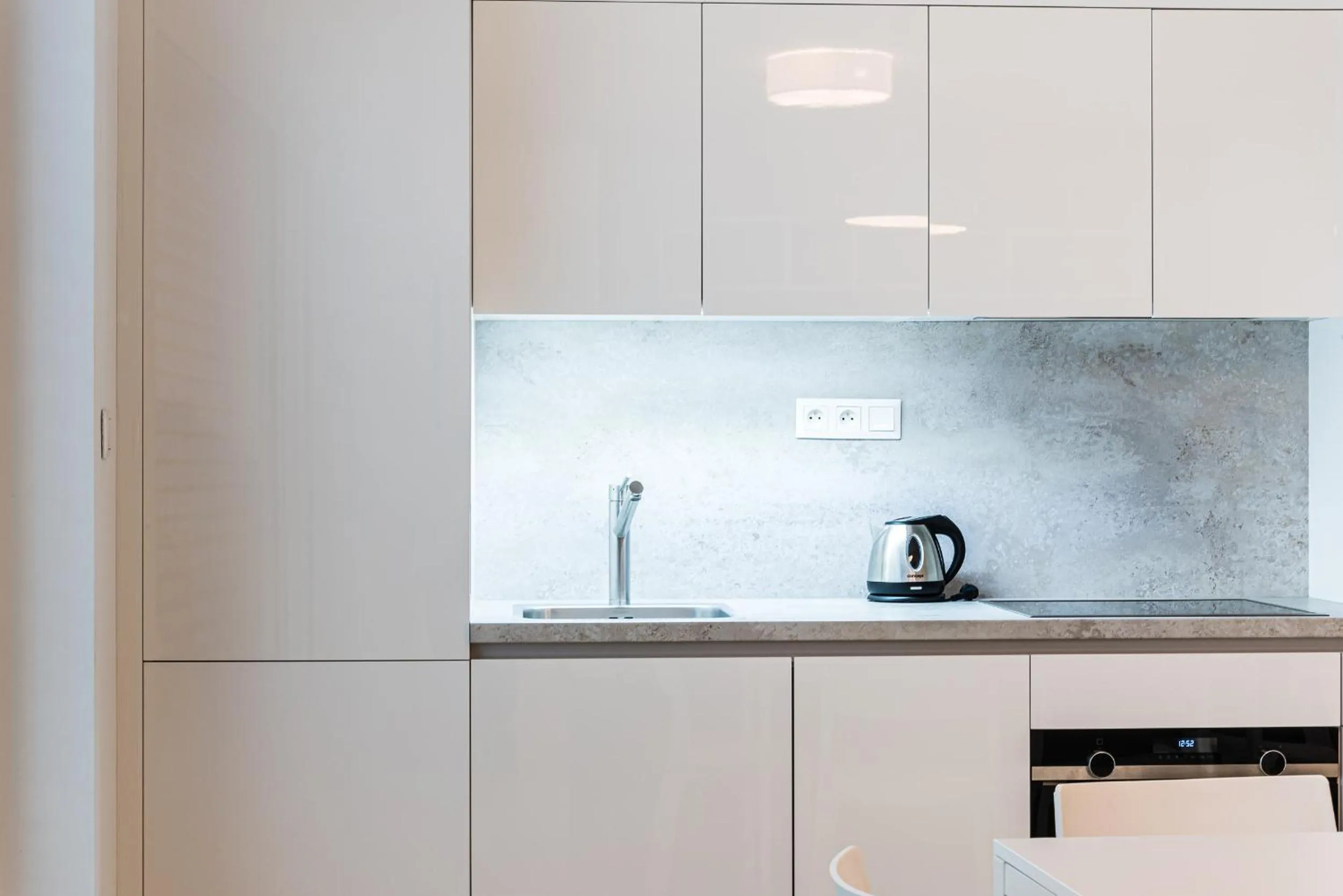 Kitchen or kitchenette in City Castle Apartments Free Parking