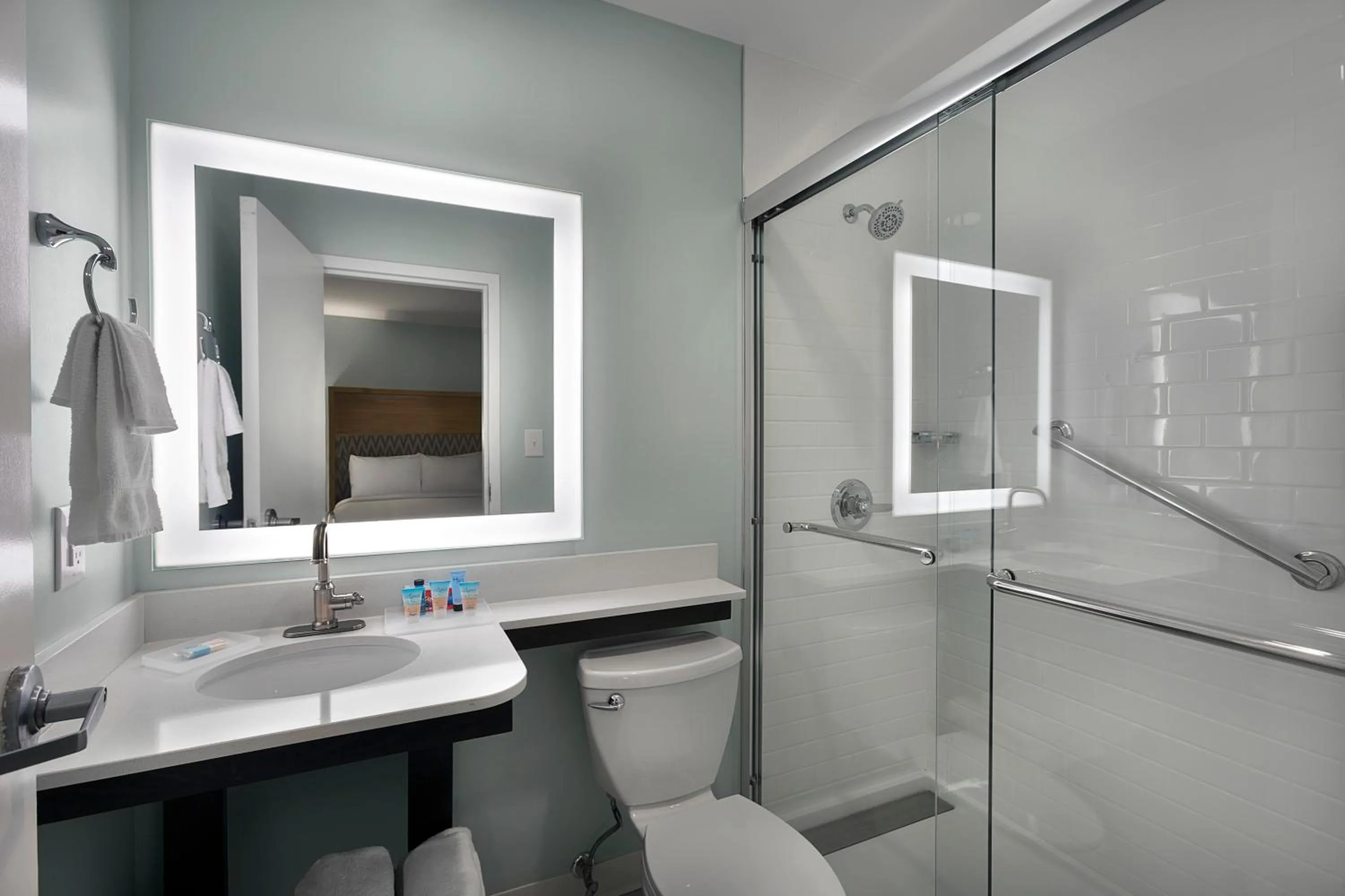 Bathroom in Seaside Inn - Isle of Palms