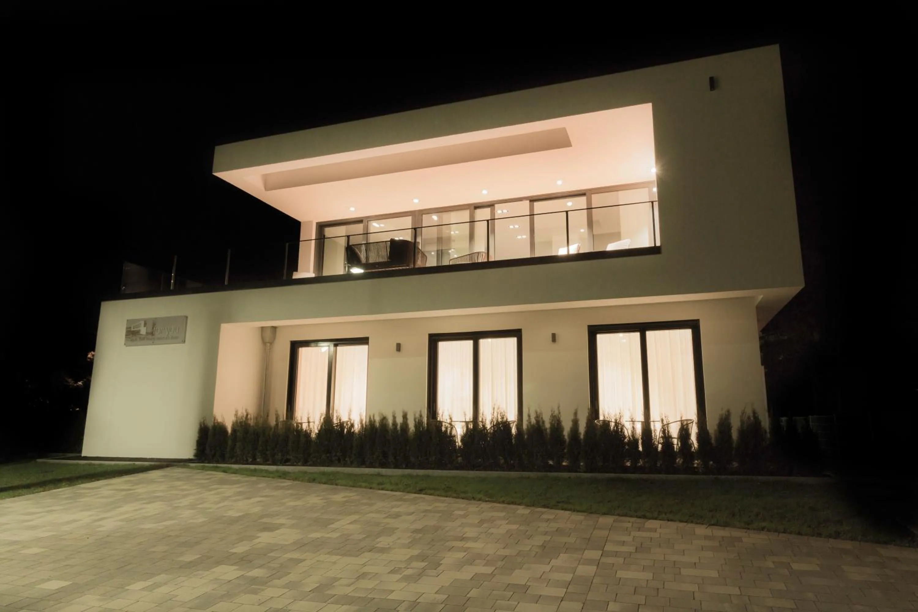 Villa 4 You