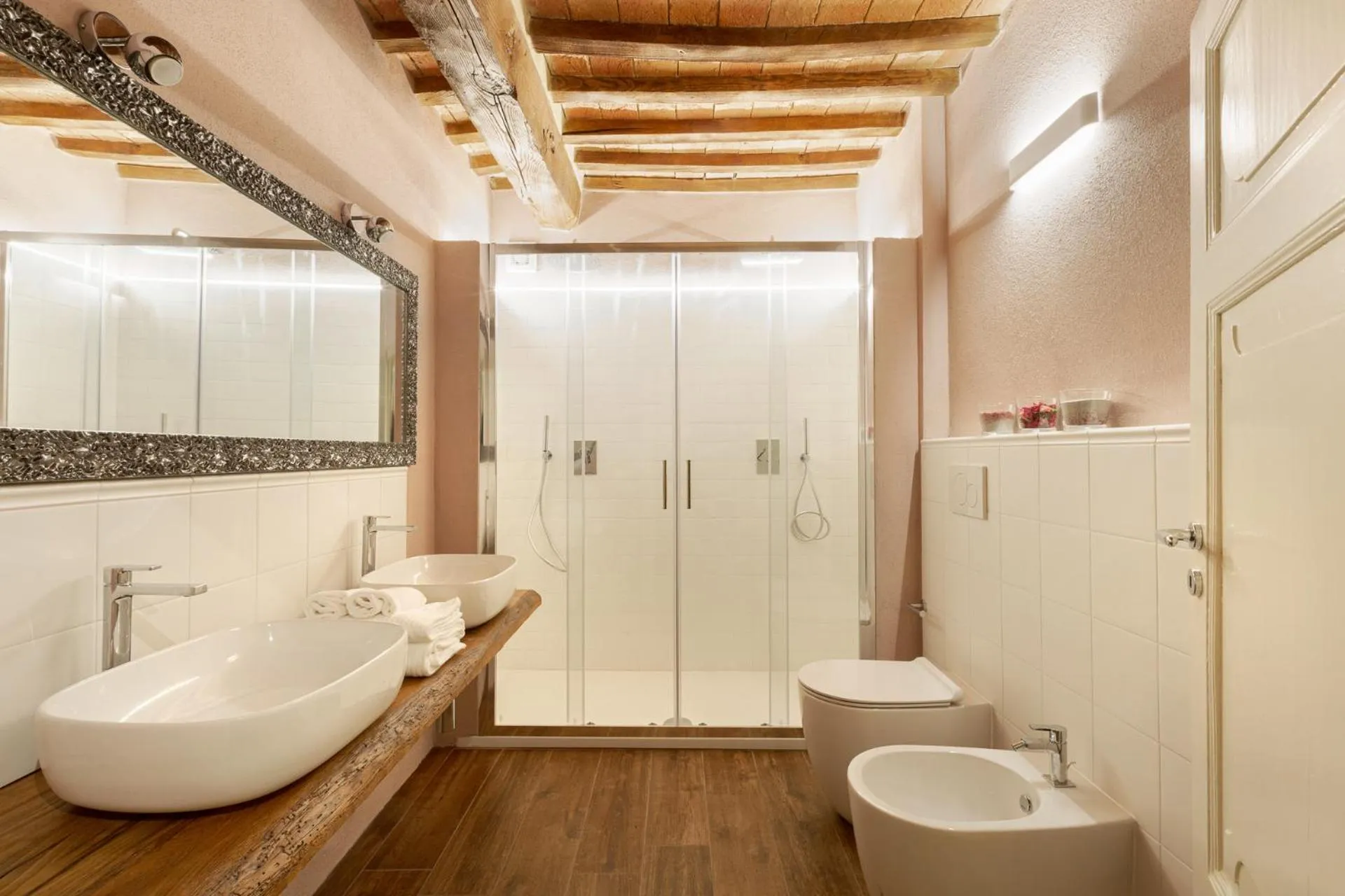 Bathroom in B&B Gli Archi