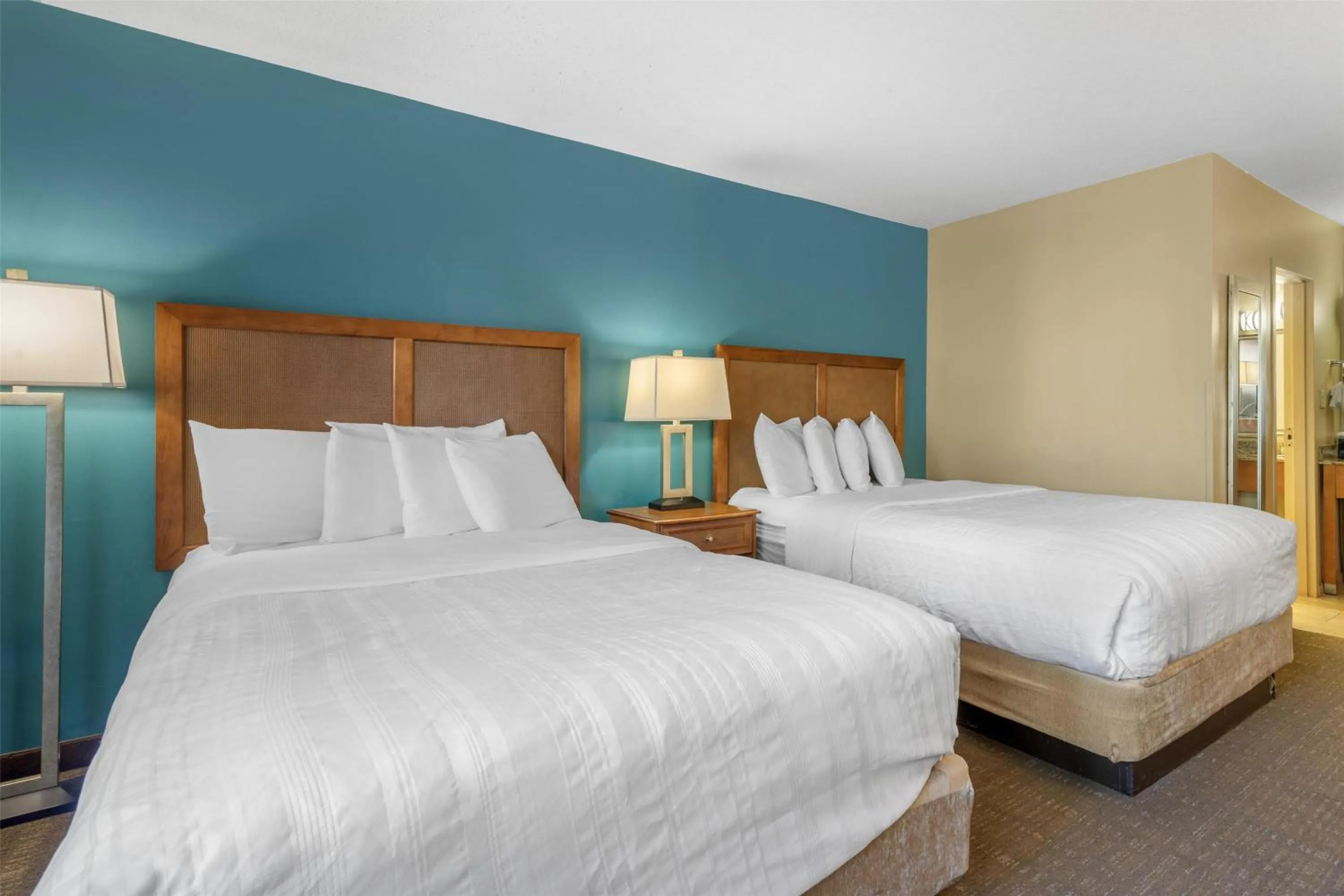 Bedroom, Bed in Best Western Charleston Inn