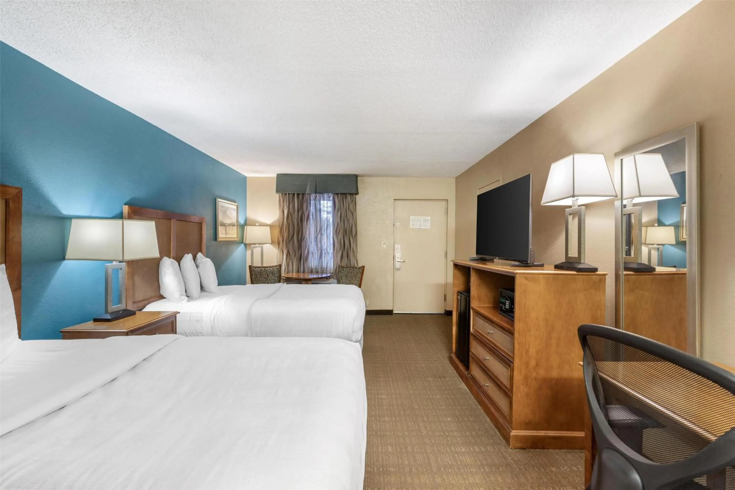 Bedroom, Bed in Best Western Charleston Inn