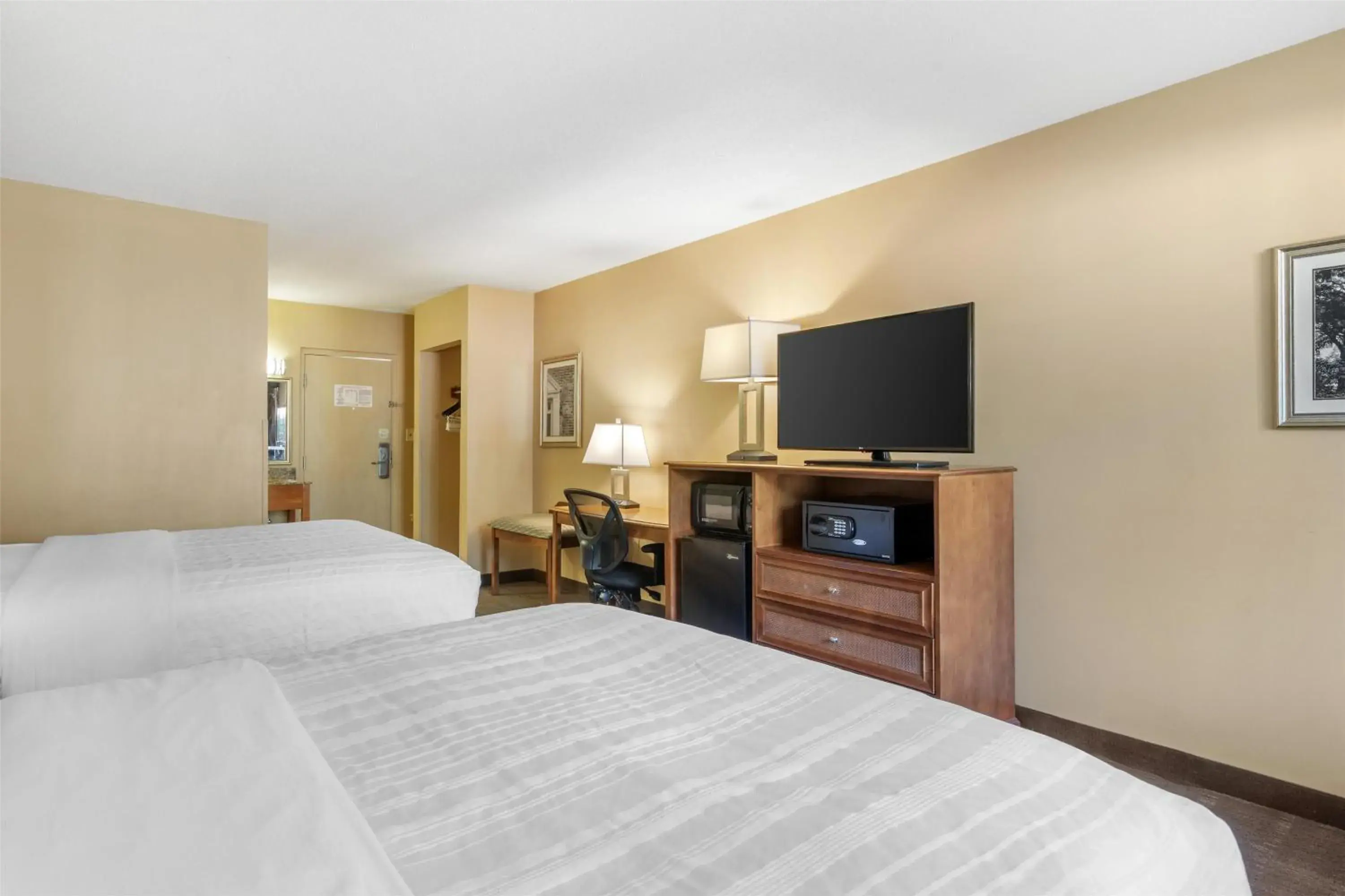 Bedroom, Bed in Best Western Charleston Inn Bedroom, Bed in Best Western Charleston Inn