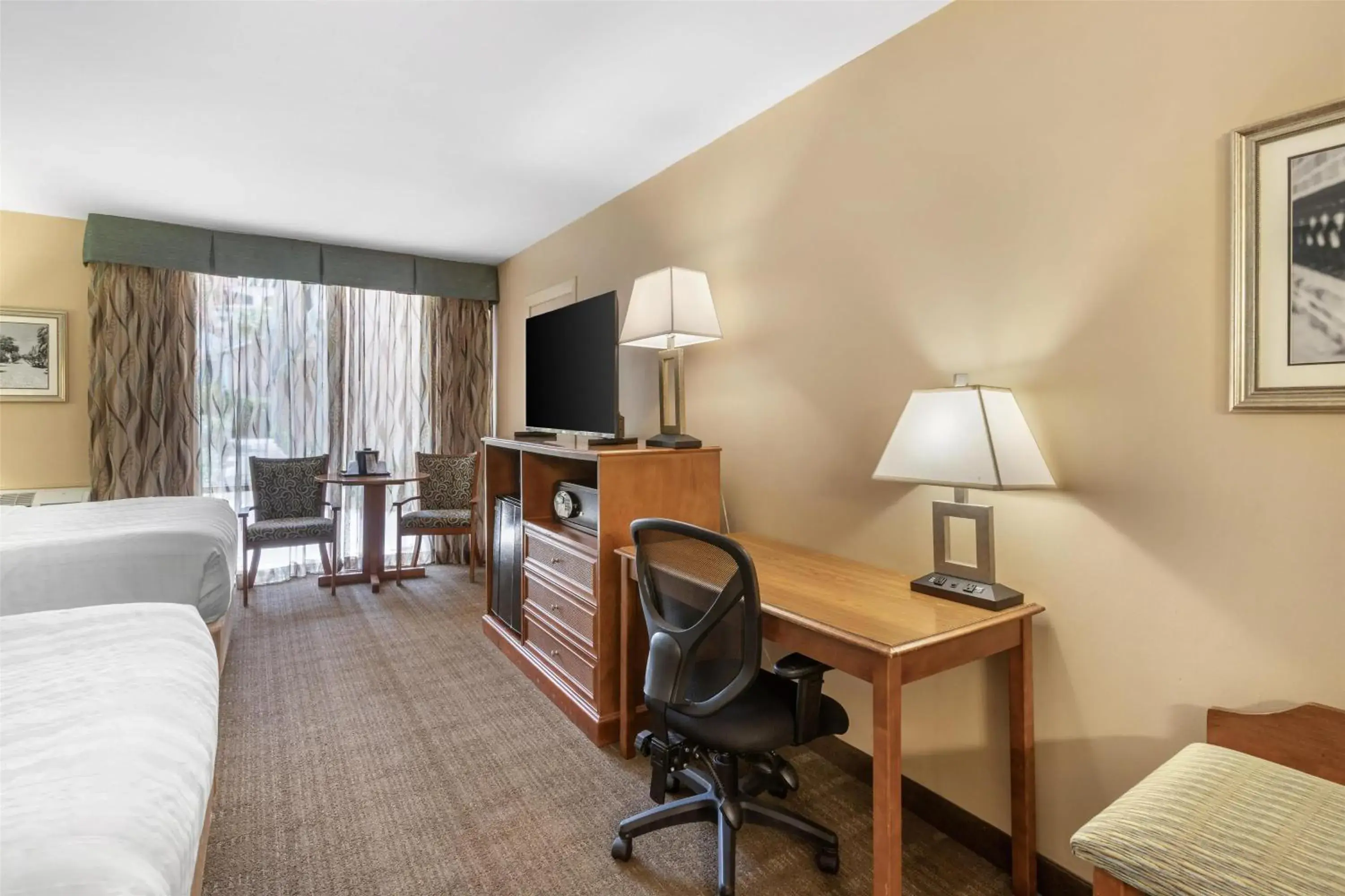 Bedroom, Bed in Best Western Charleston Inn Bedroom, Bed in Best Western Charleston Inn