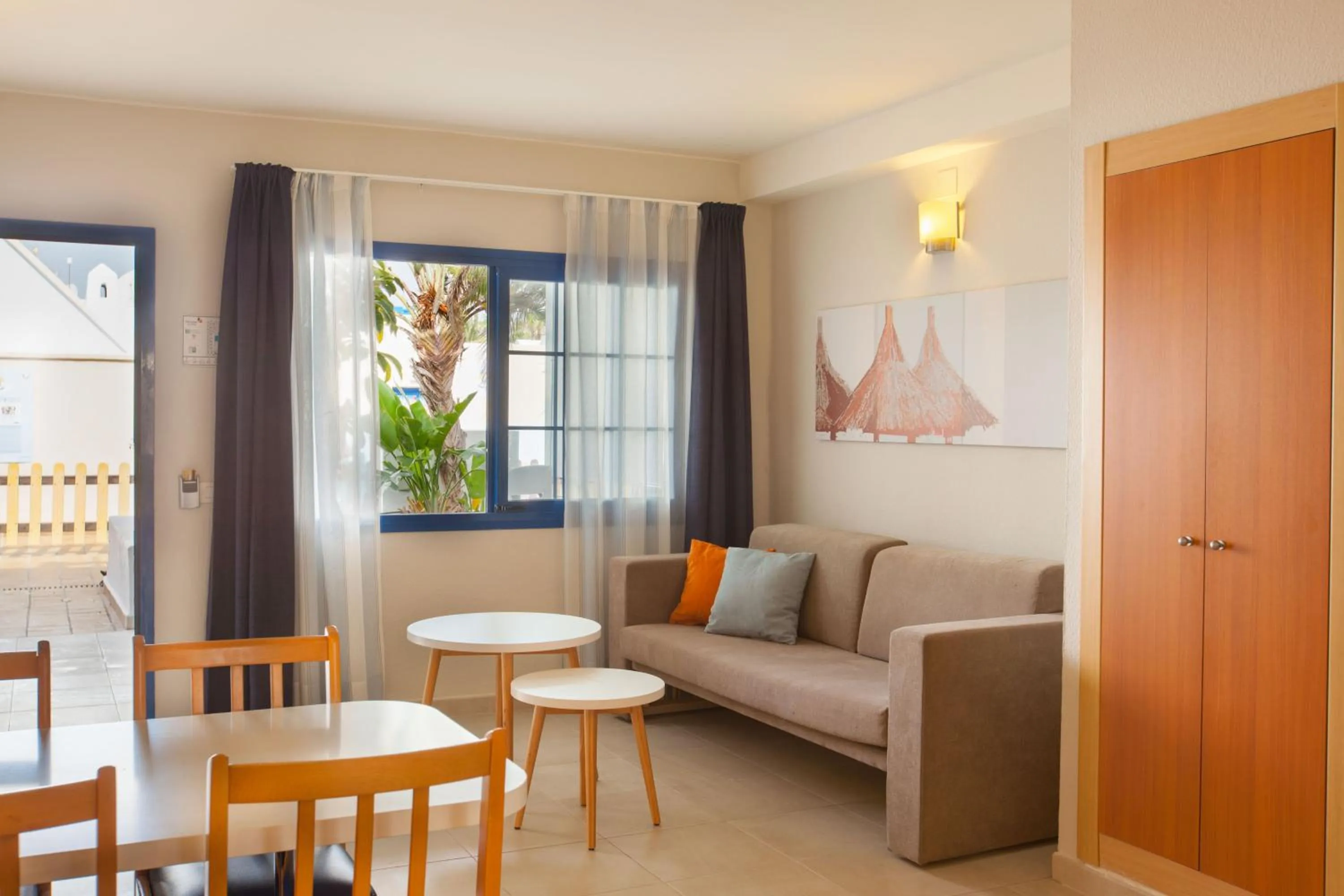 Living room in Grupotel Cinco Plazas