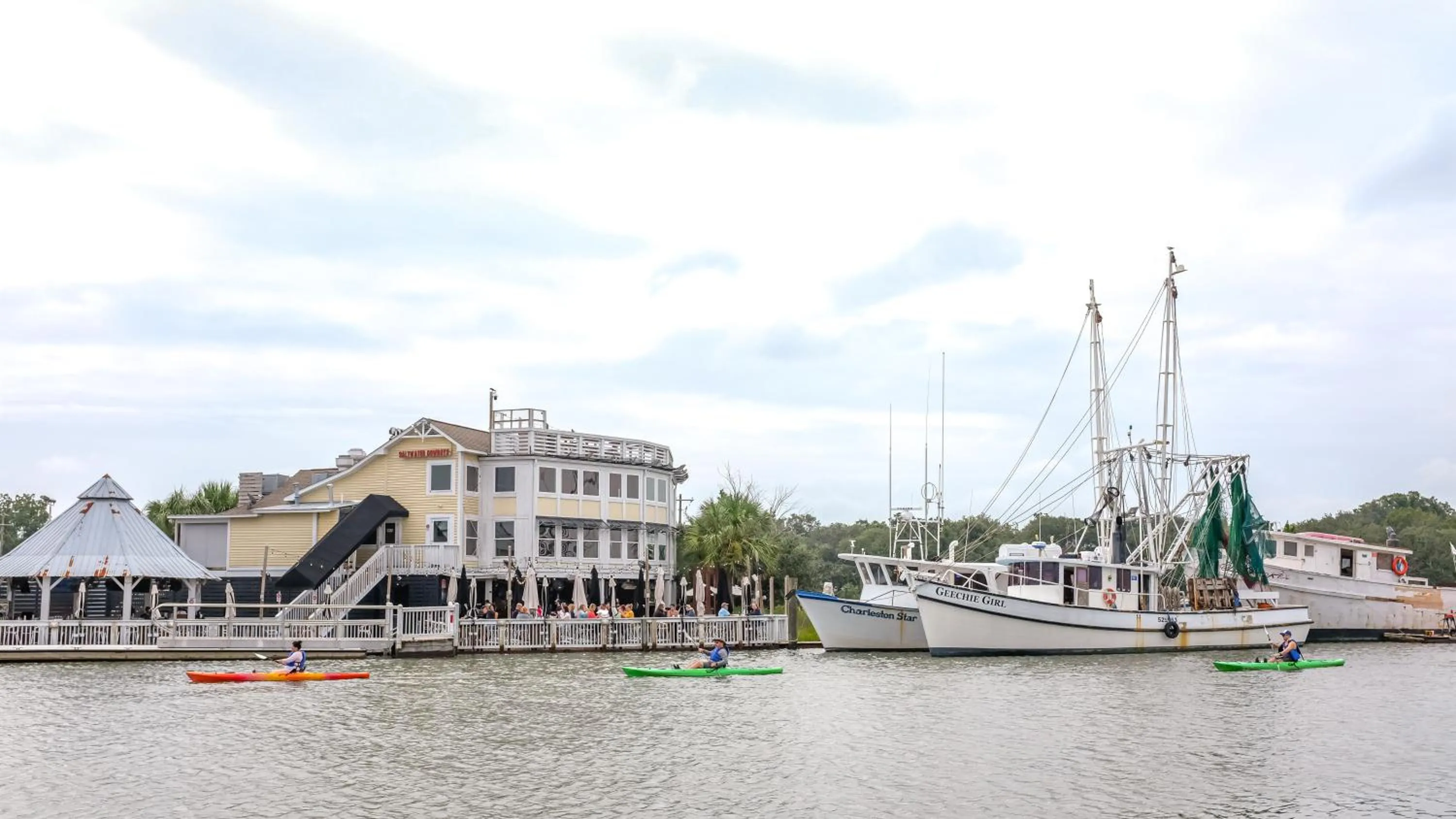 Restaurant/places to eat in Shem Creek Inn