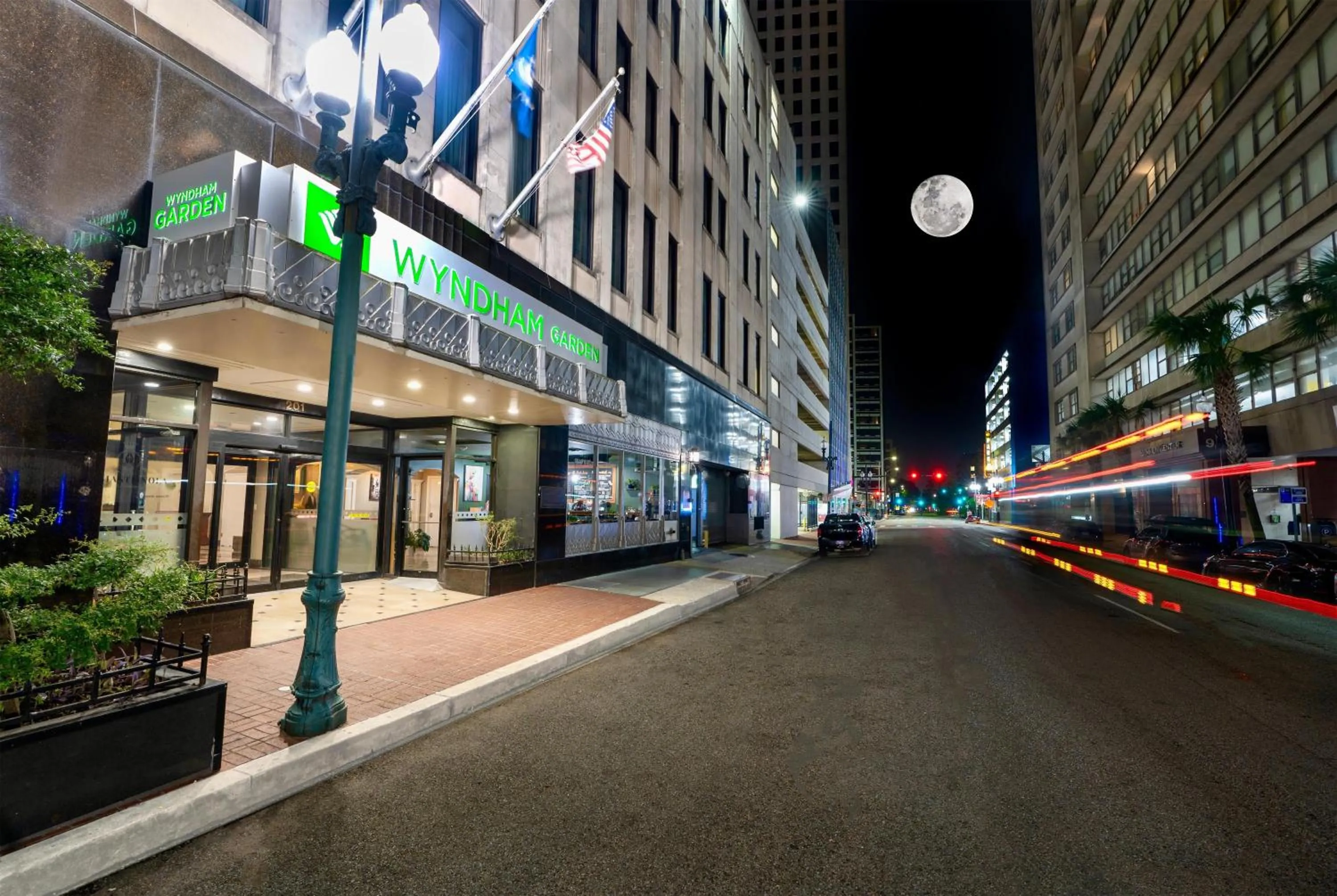 Property building in Wyndham Garden Baronne Plaza