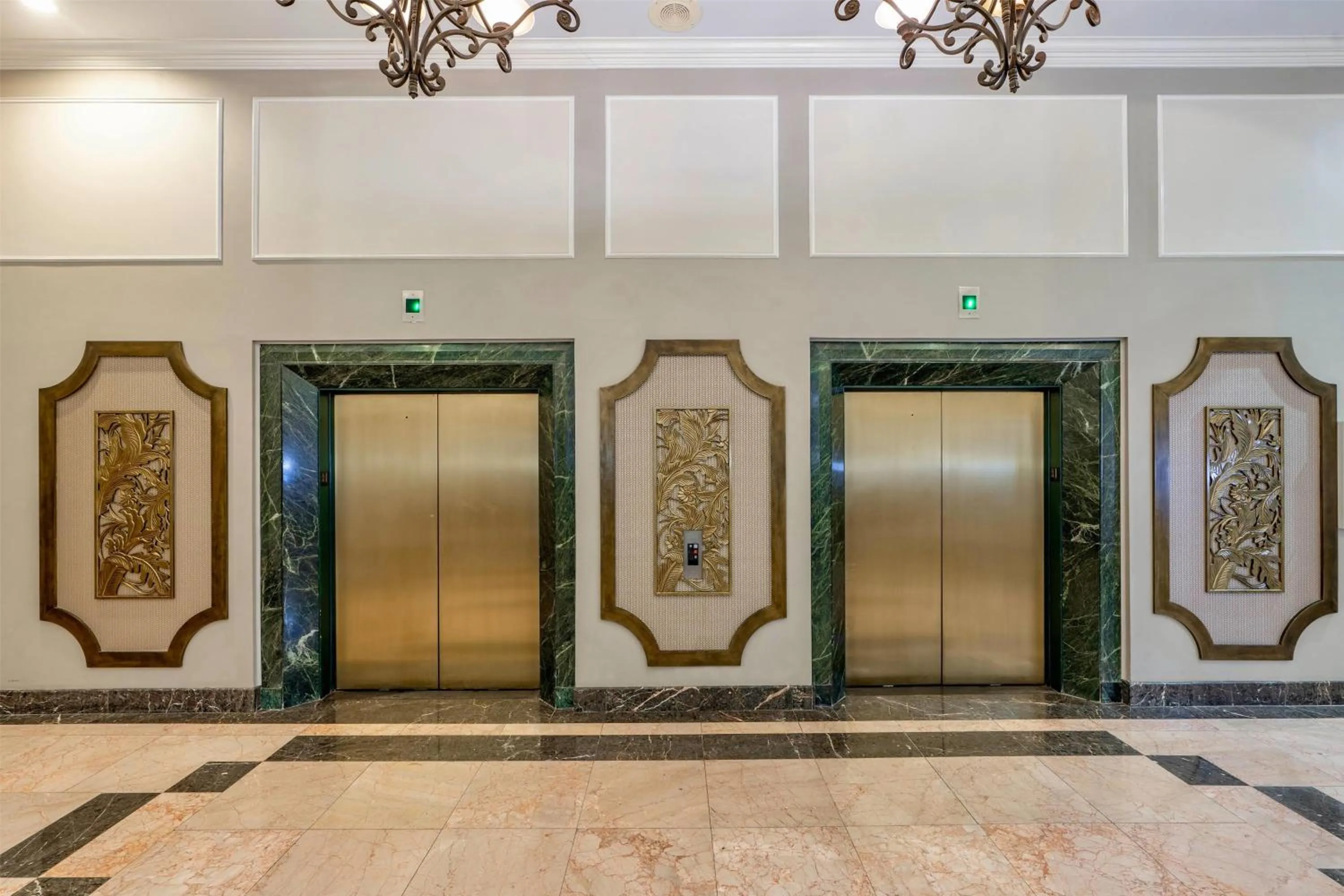 Lobby or reception in Wyndham Garden Baronne Plaza