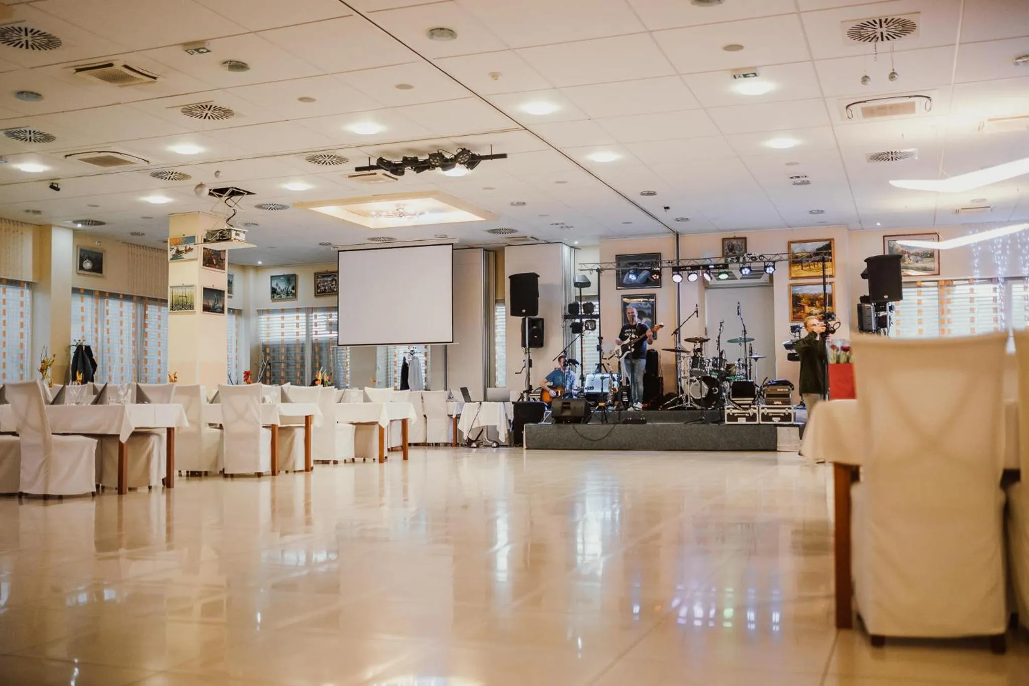 Restaurant/places to eat in Hotel Galaksija Trebnje