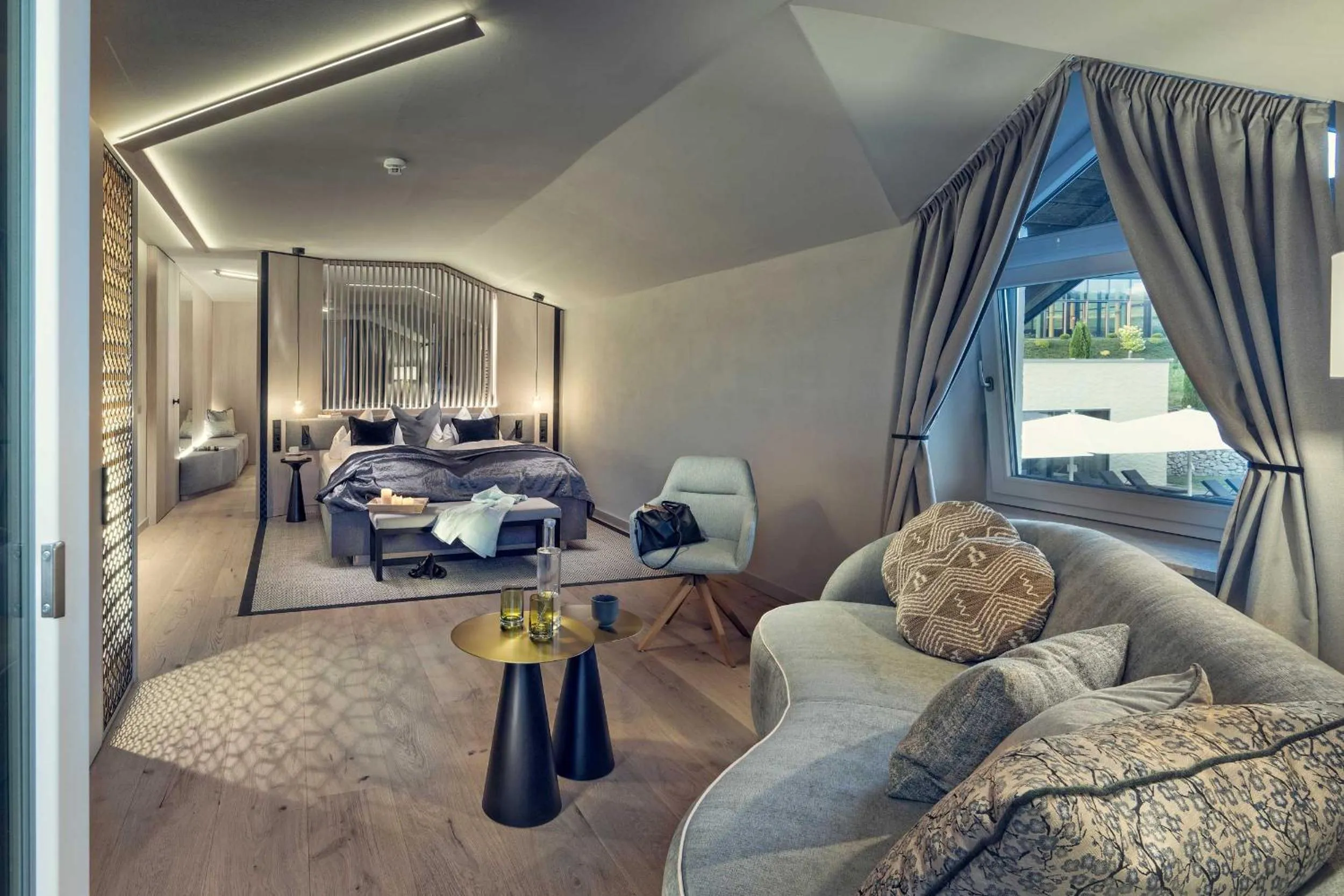 Seating area, Bed in Hotel Lindenwirt