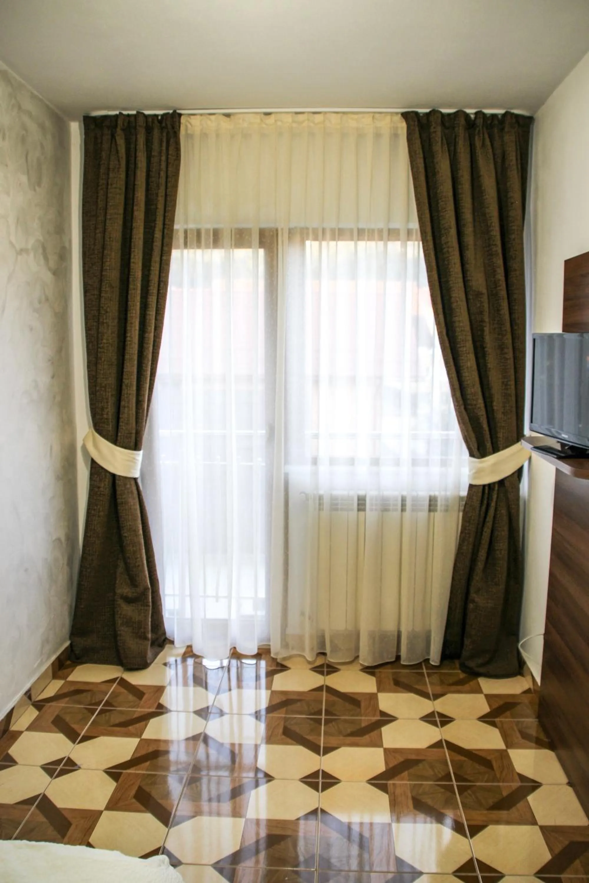 TV and multimedia in Hotel Corina