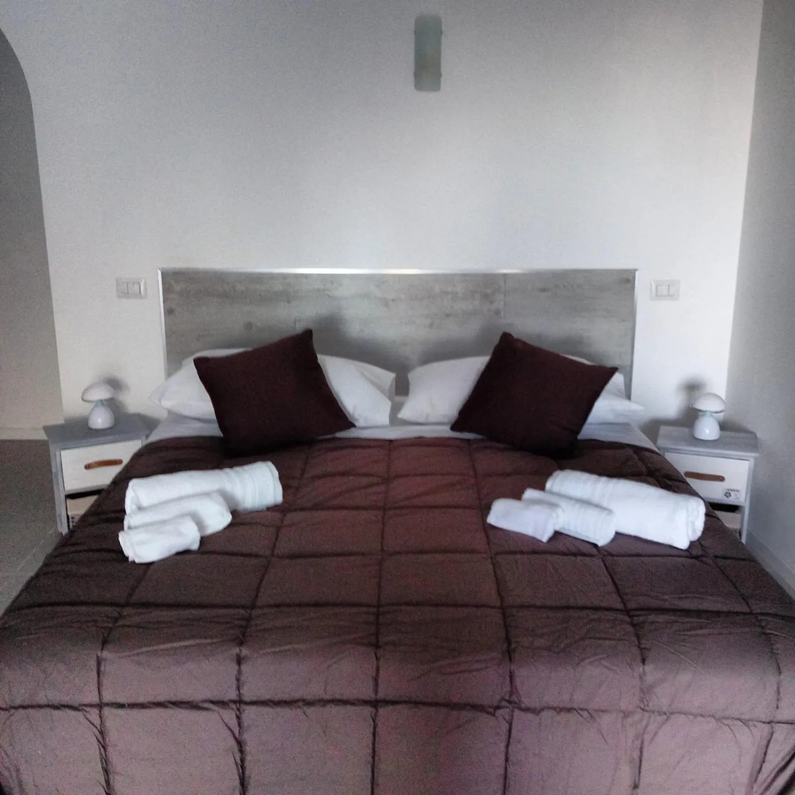 Bed in la staccionata bianca