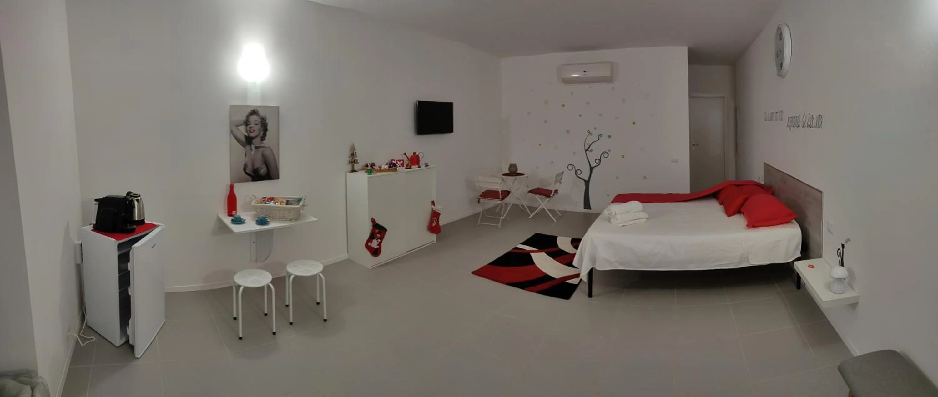 Bed in la staccionata bianca