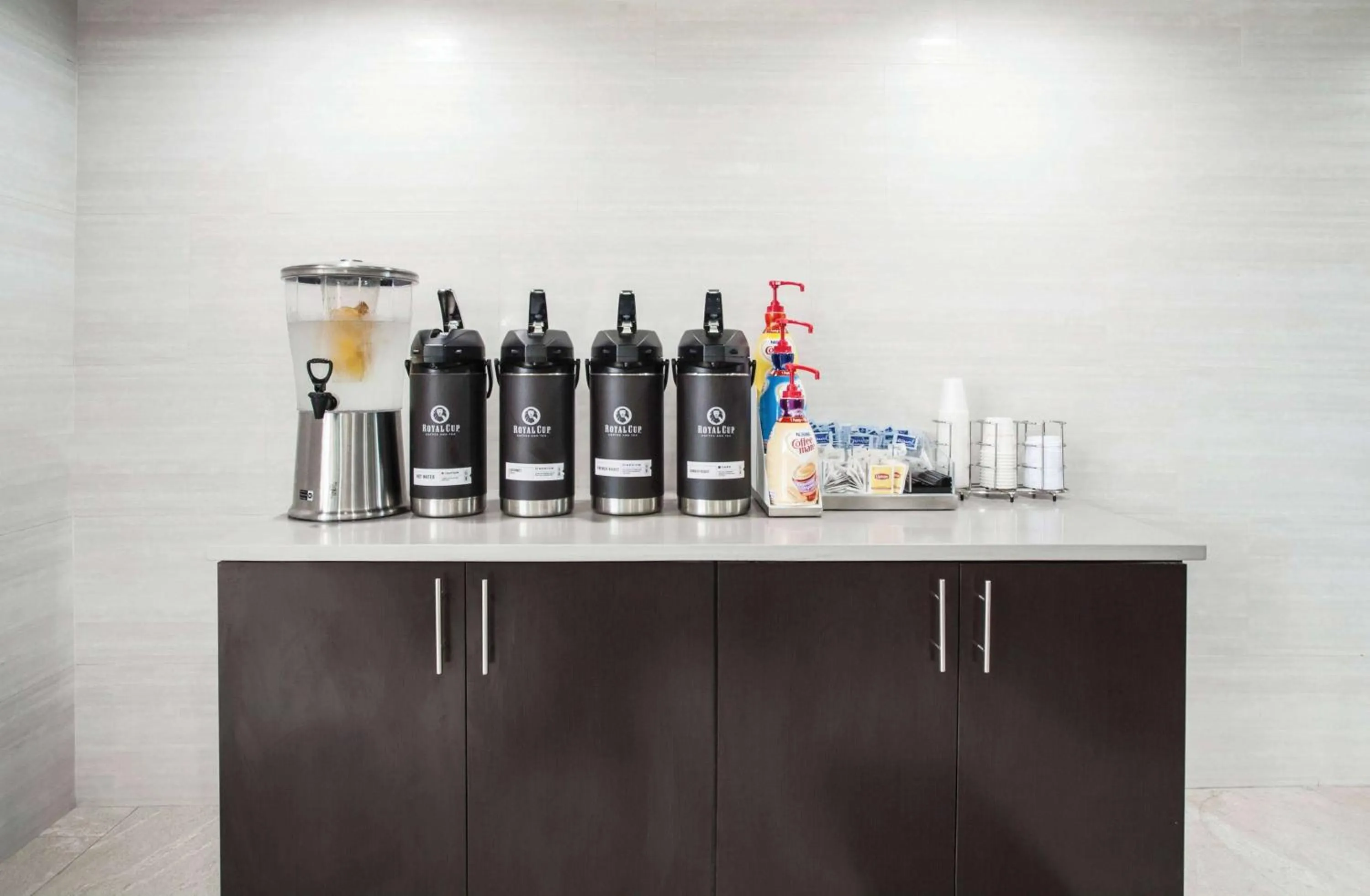 Lobby or reception in La Quinta by Wyndham Clearwater South