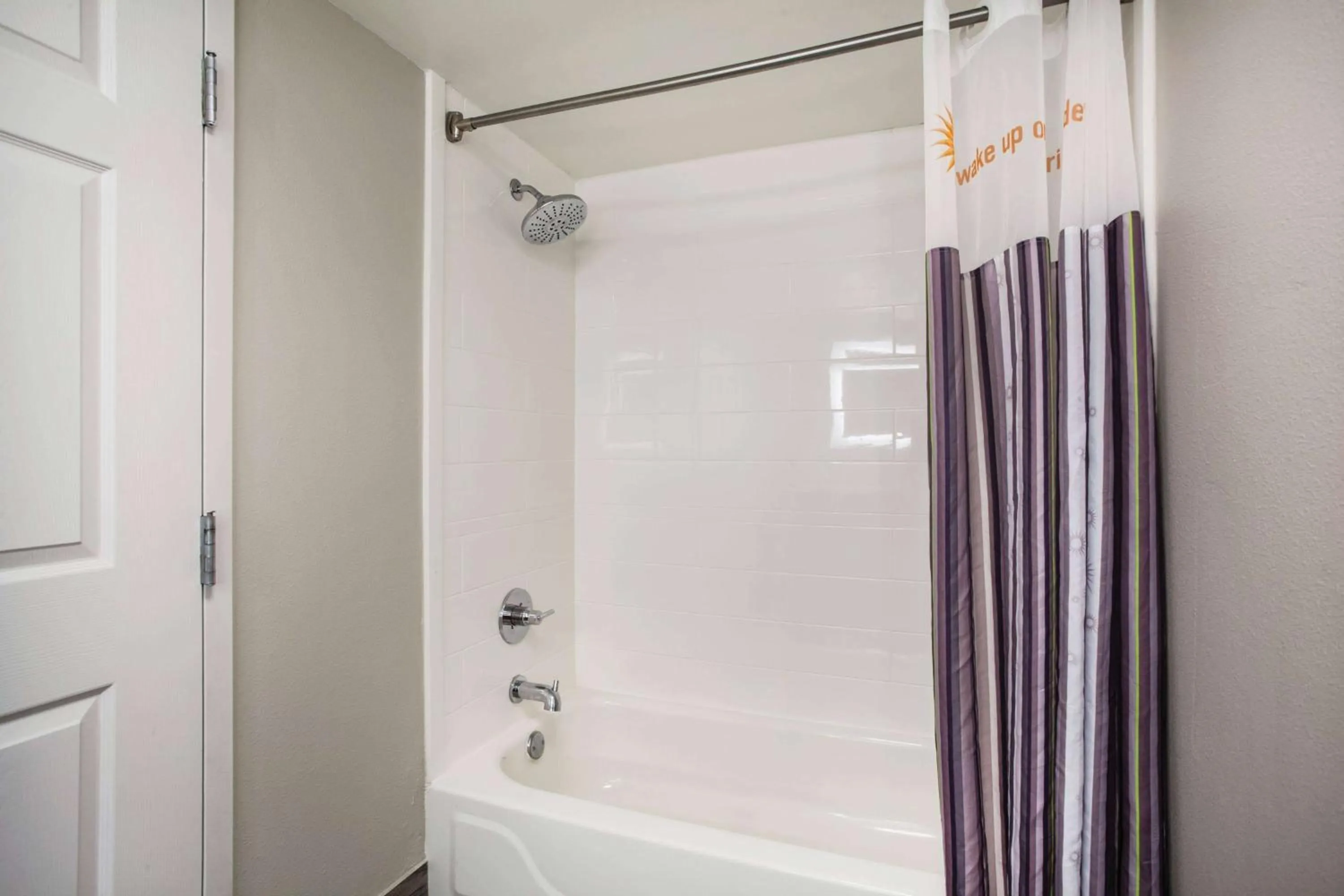 Photo of the whole room in La Quinta by Wyndham Clearwater South