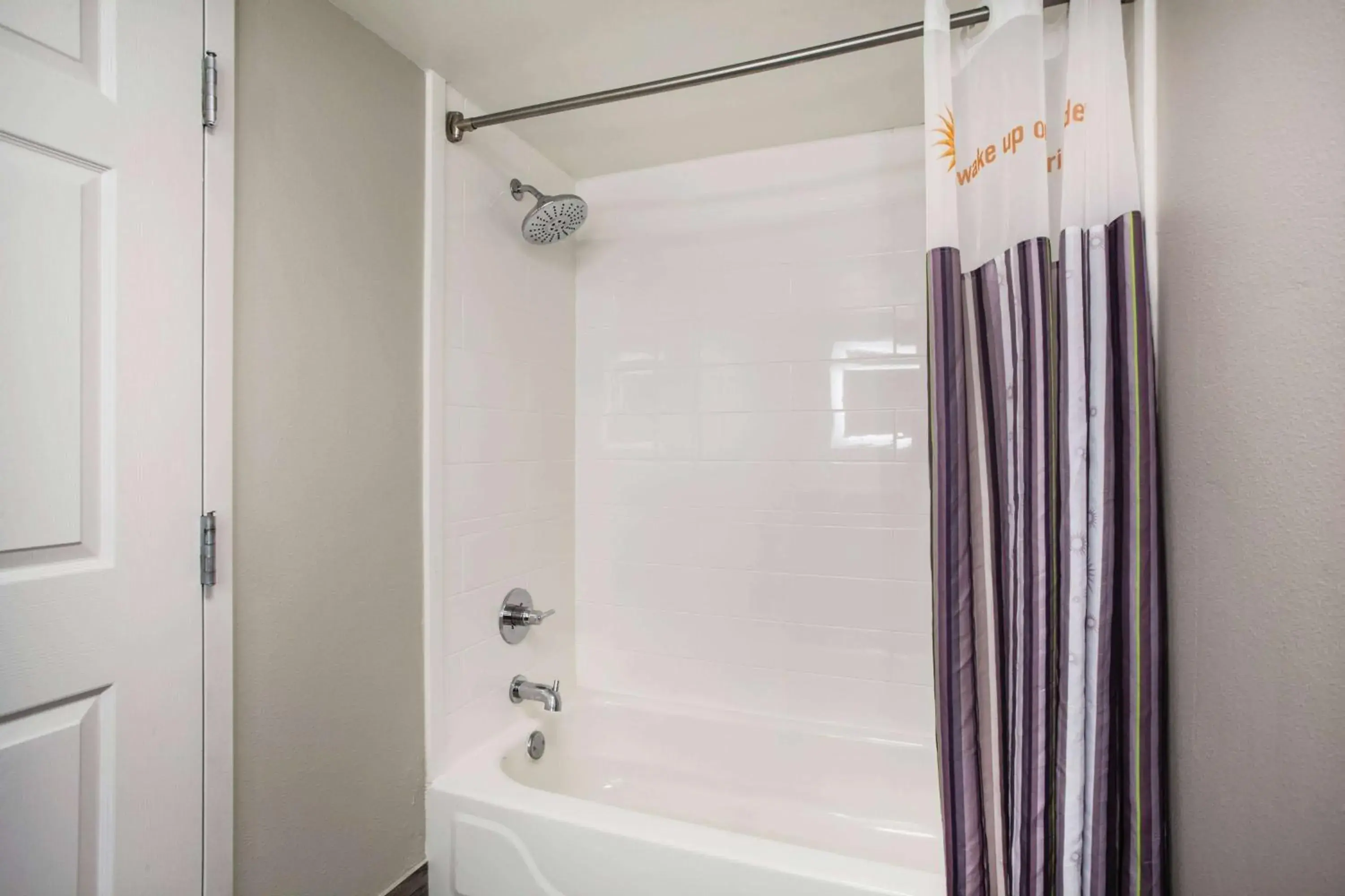 Photo of the whole room in La Quinta by Wyndham Clearwater South Photo of the whole room in La Quinta by Wyndham Clearwater South