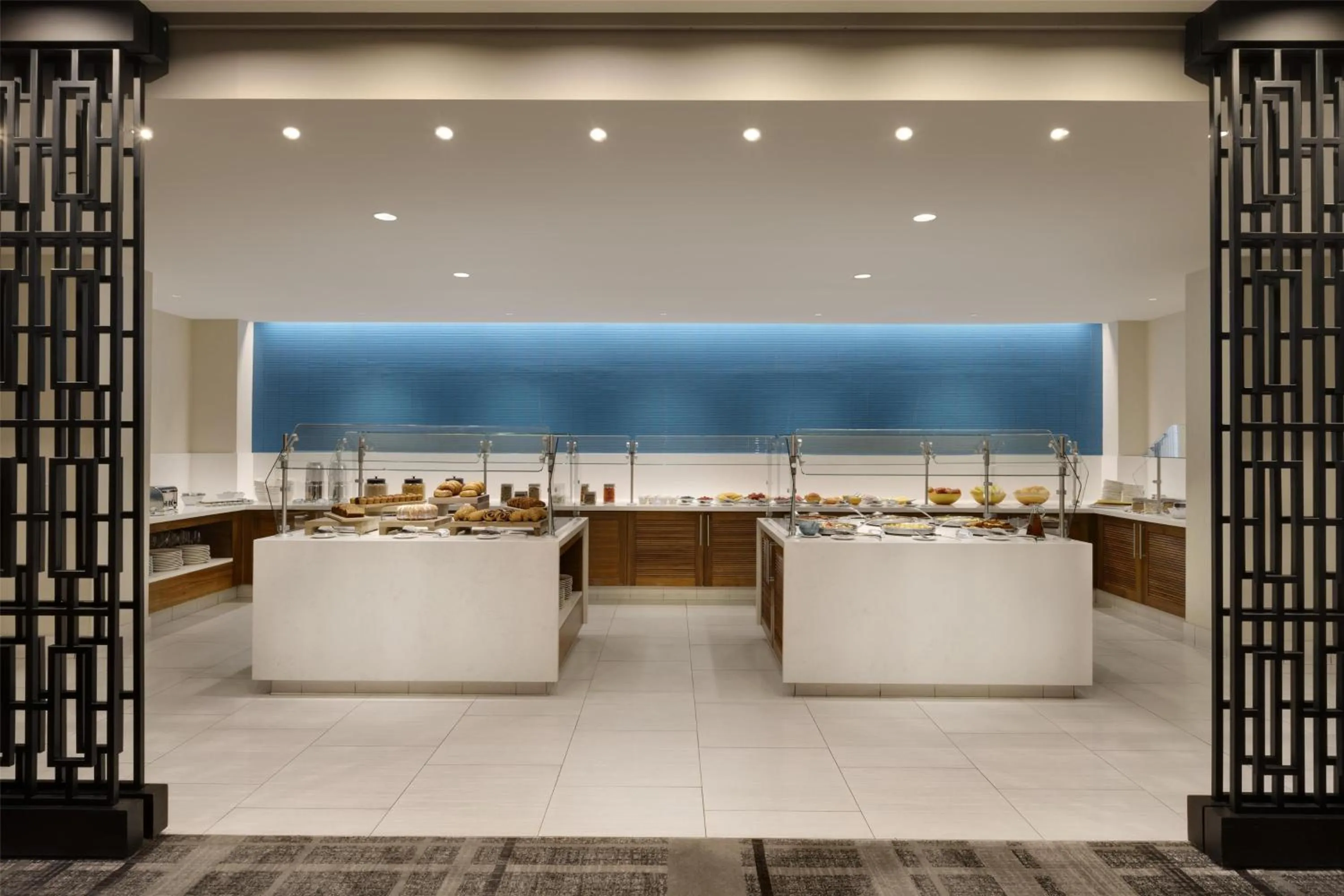 Restaurant/places to eat in Hyatt Regency Los Angeles International Airport