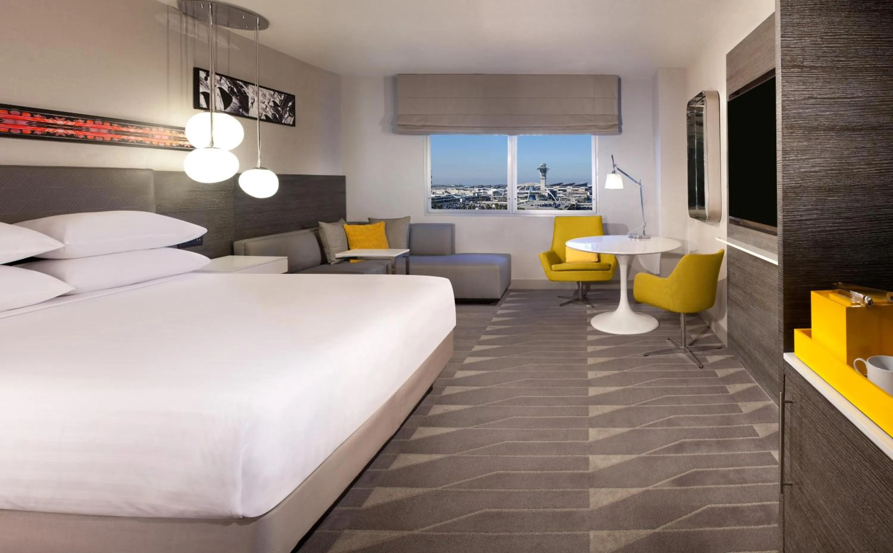 Bedroom, Bed in Hyatt Regency Los Angeles International Airport