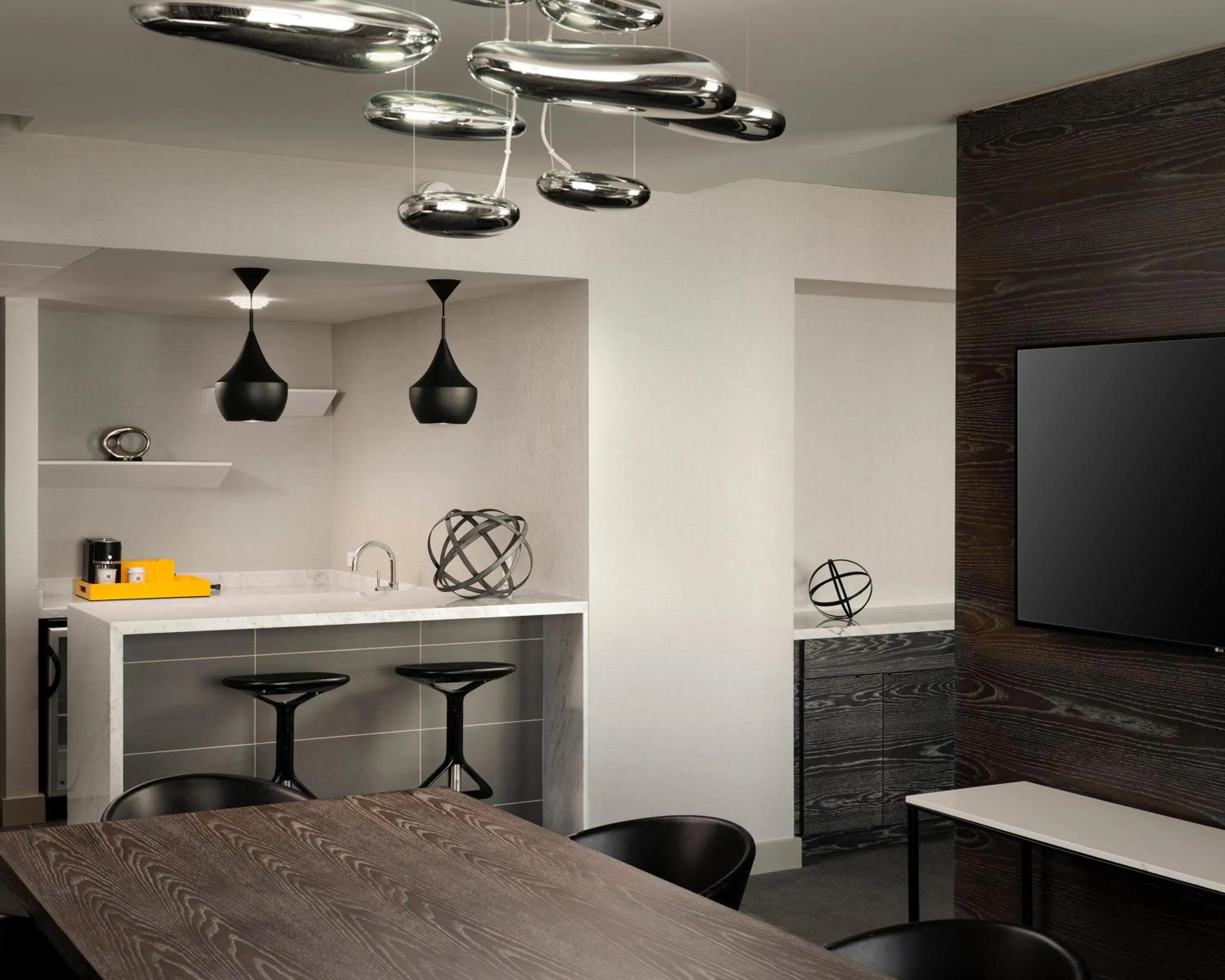 Photo of the whole room in Hyatt Regency Los Angeles International Airport