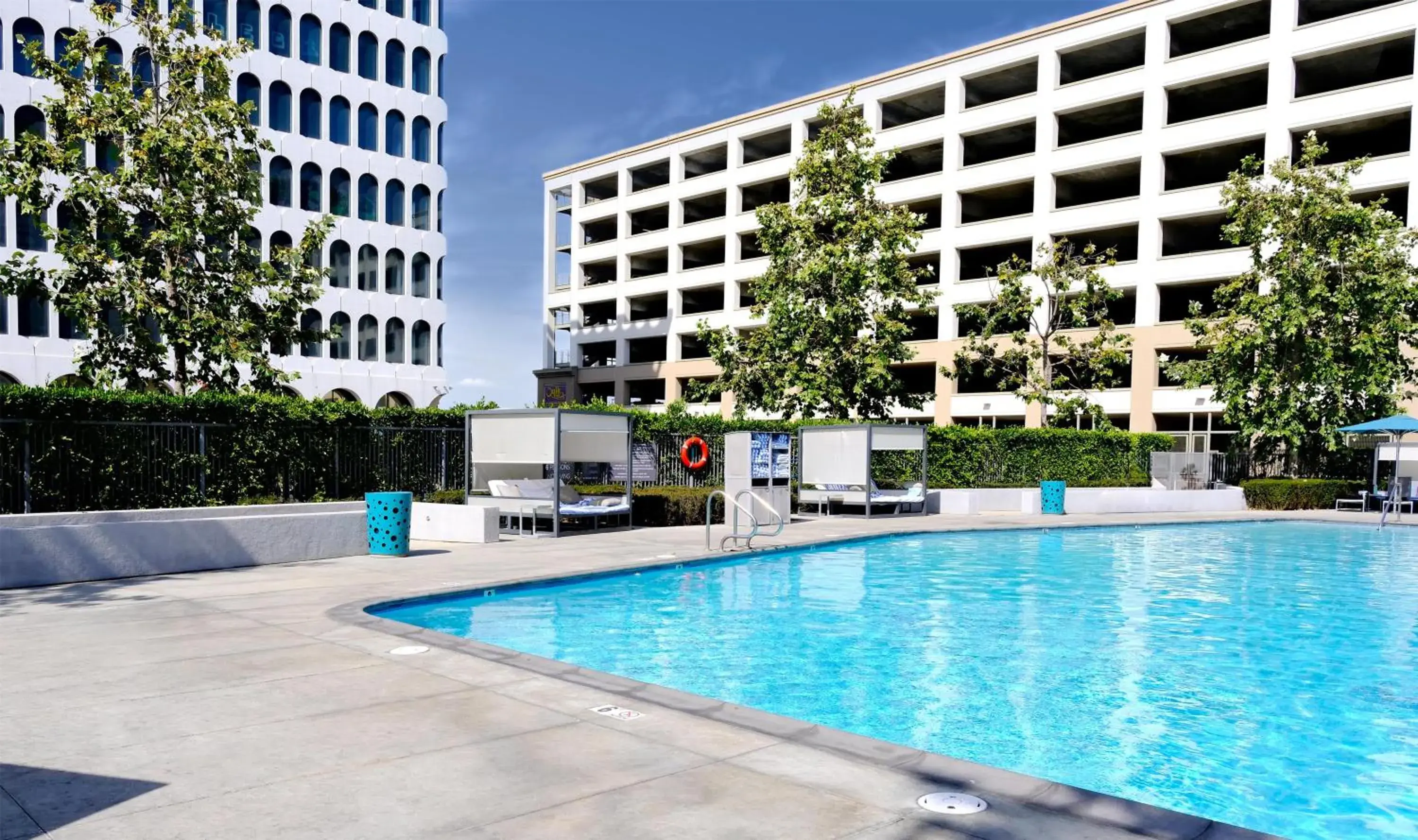 Swimming pool in Hyatt Regency Los Angeles International Airport Swimming pool in Hyatt Regency Los Angeles International Airport