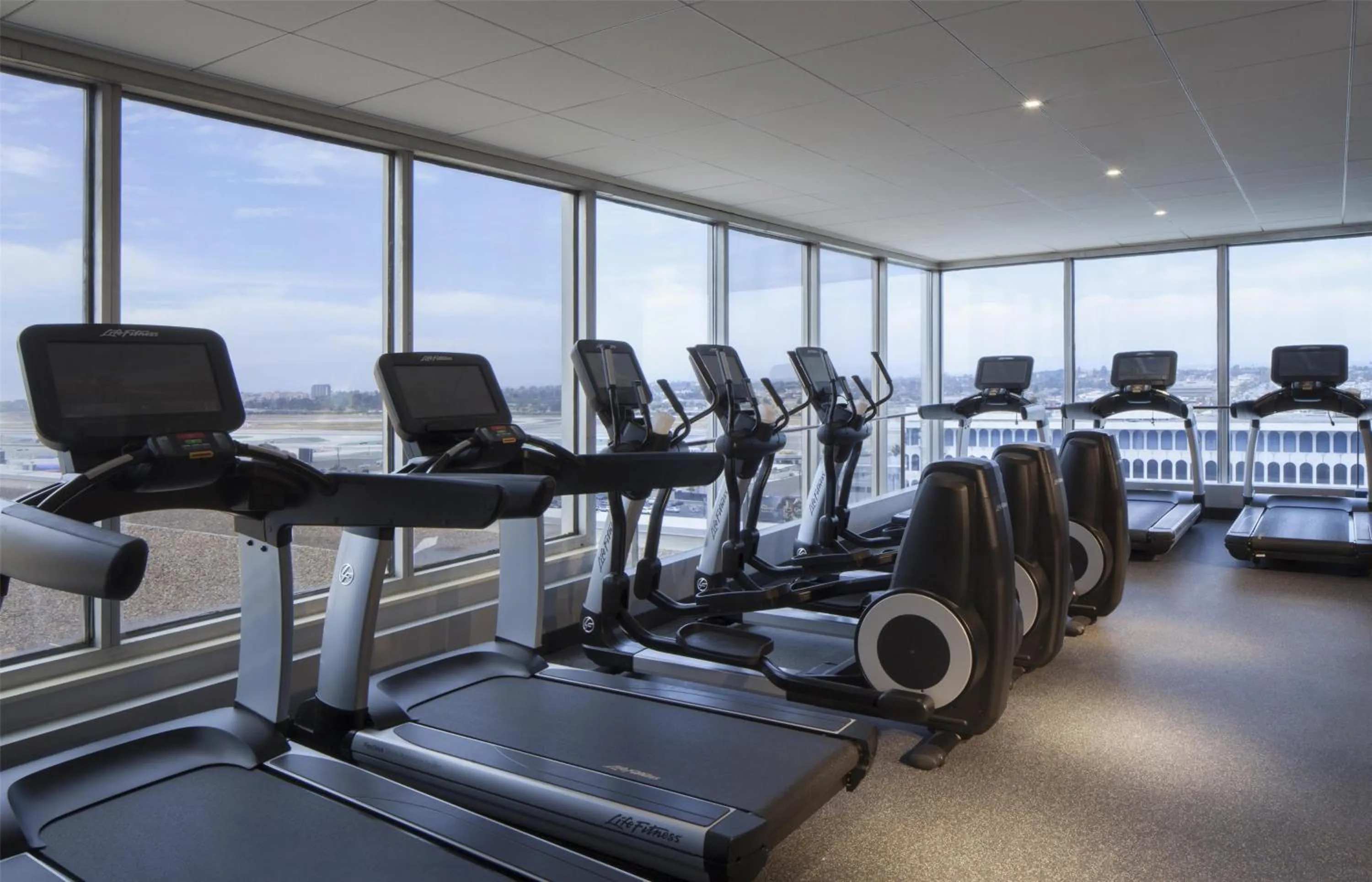 Fitness centre/facilities in Hyatt Regency Los Angeles International Airport