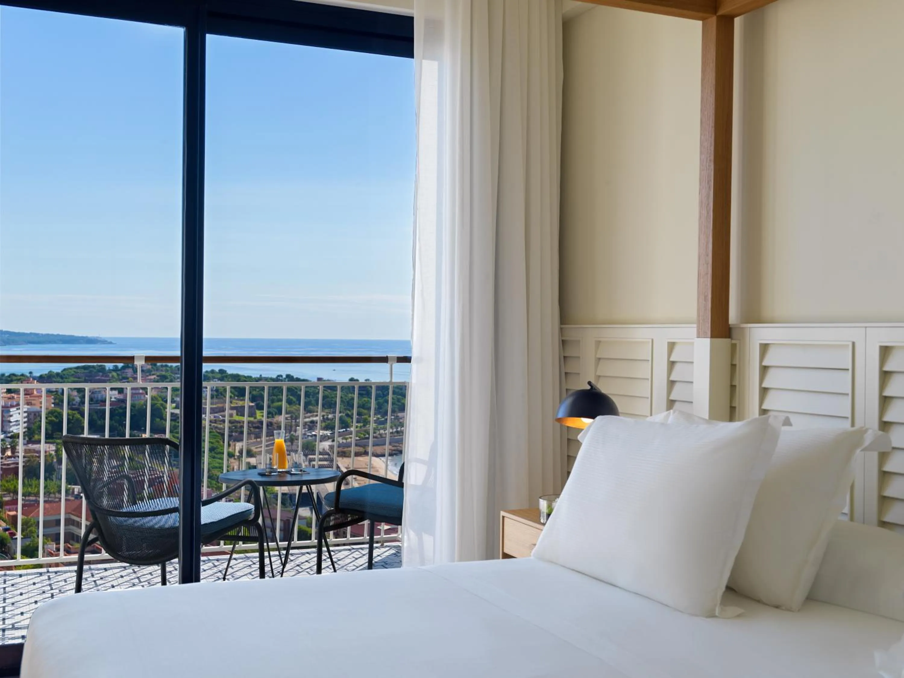 Decorative detail, Bed in H10 Imperial Tarraco 4 Sup