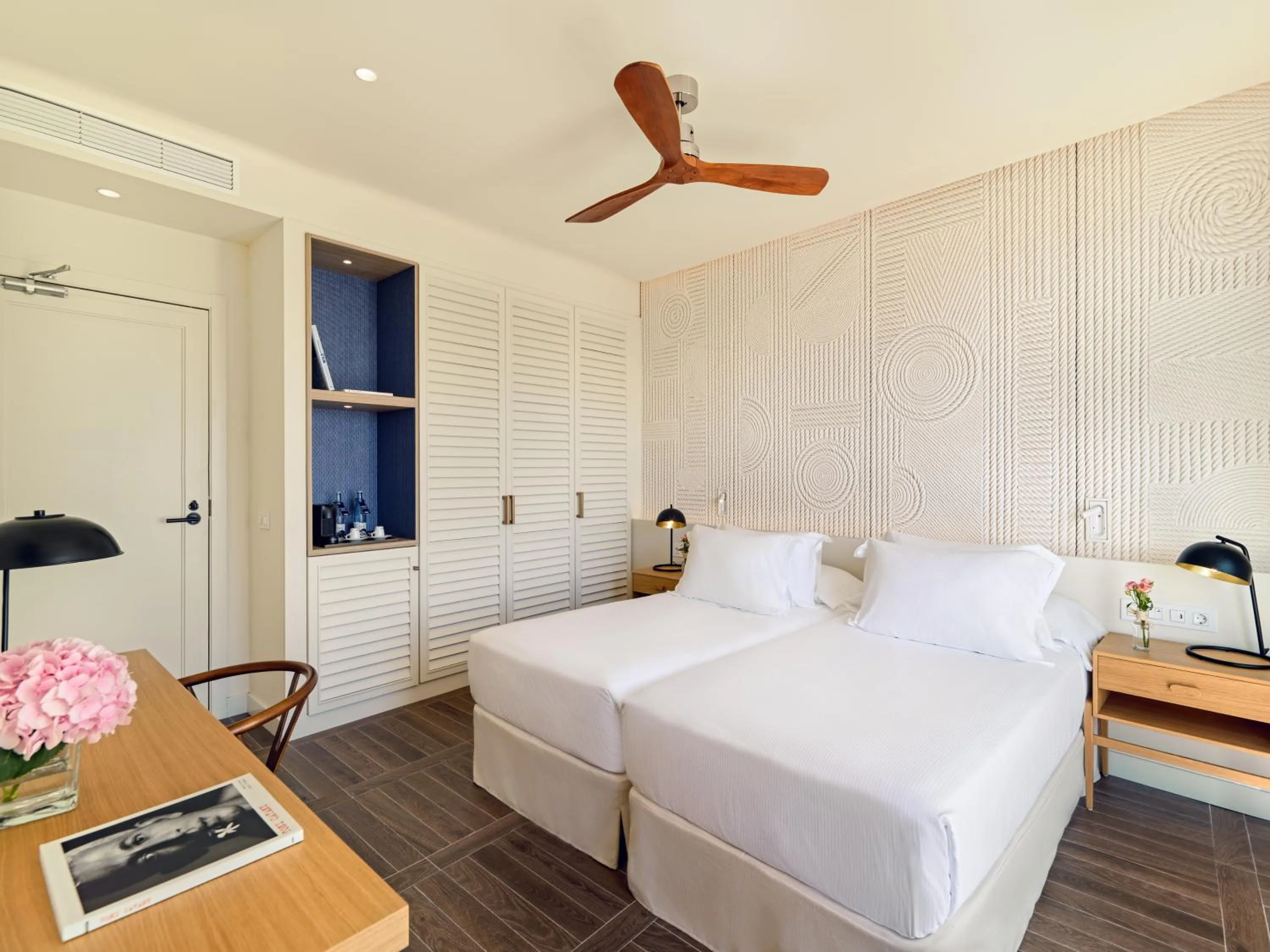 Bedroom, Bed in H10 Imperial Tarraco 4 Sup