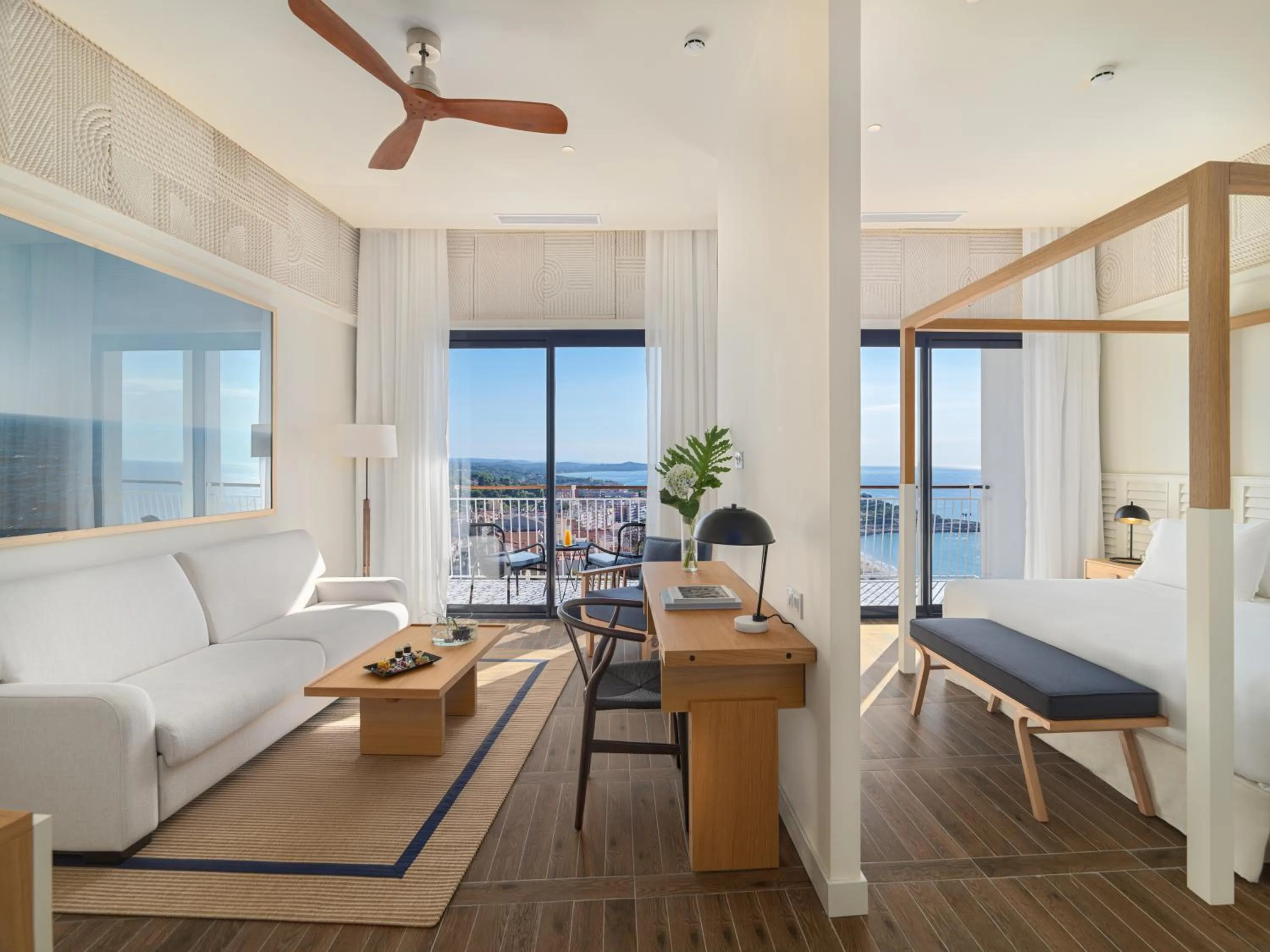 Photo of the whole room in H10 Imperial Tarraco 4 Sup