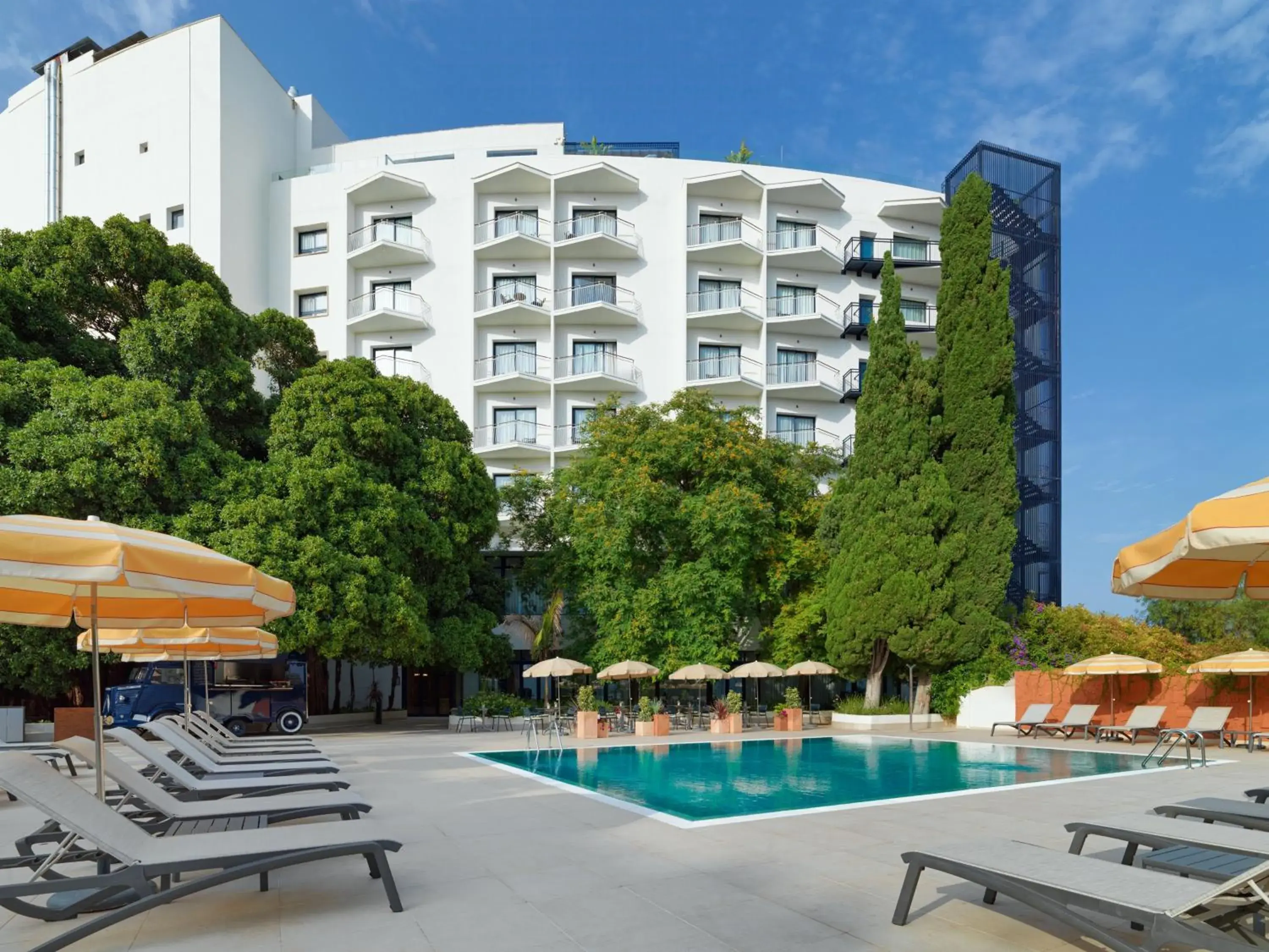 Swimming pool in H10 Imperial Tarraco 4 Sup Swimming pool in H10 Imperial Tarraco 4 Sup