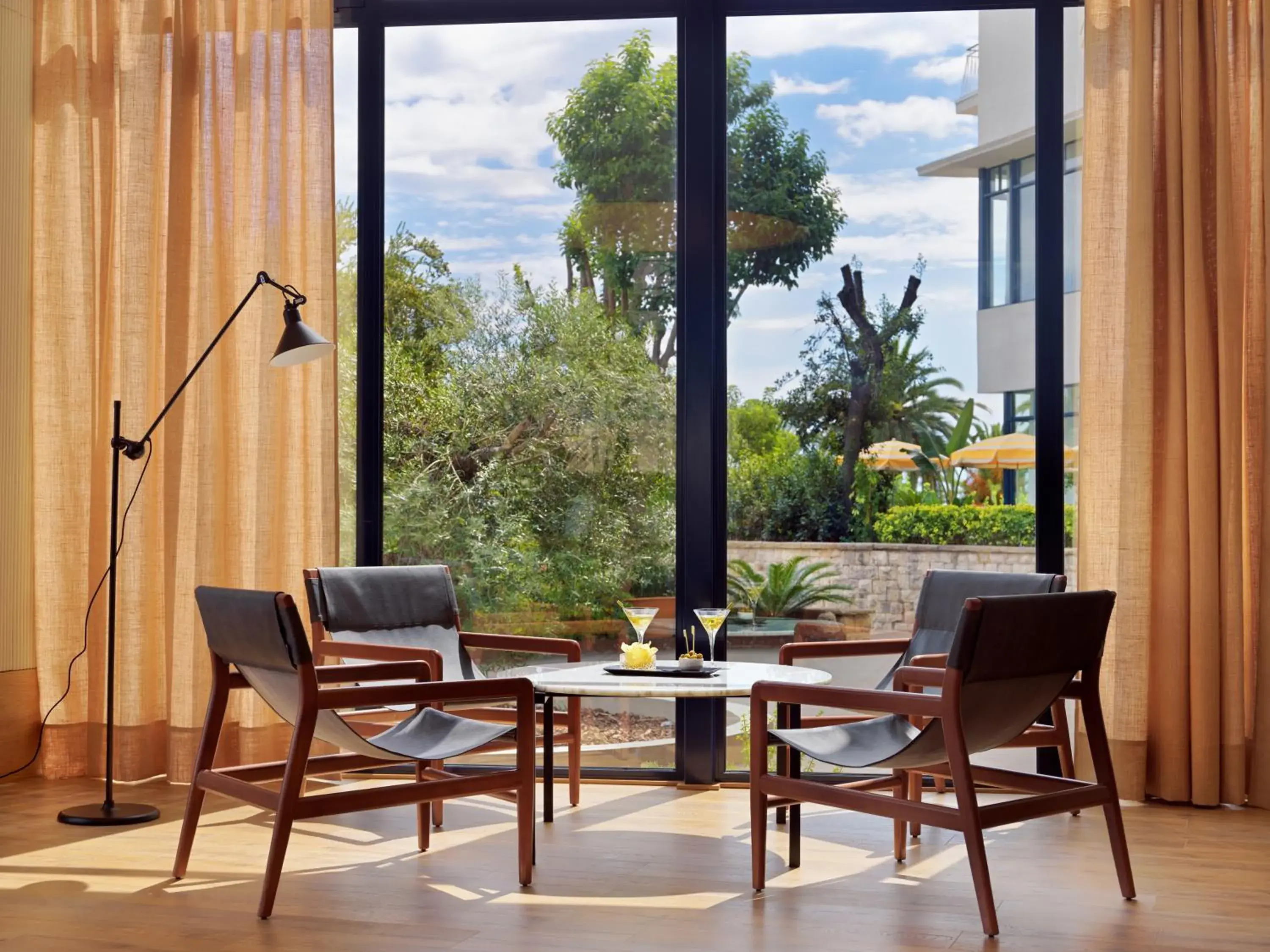 Lounge or bar in H10 Imperial Tarraco 4 Sup Lounge or bar in H10 Imperial Tarraco 4 Sup