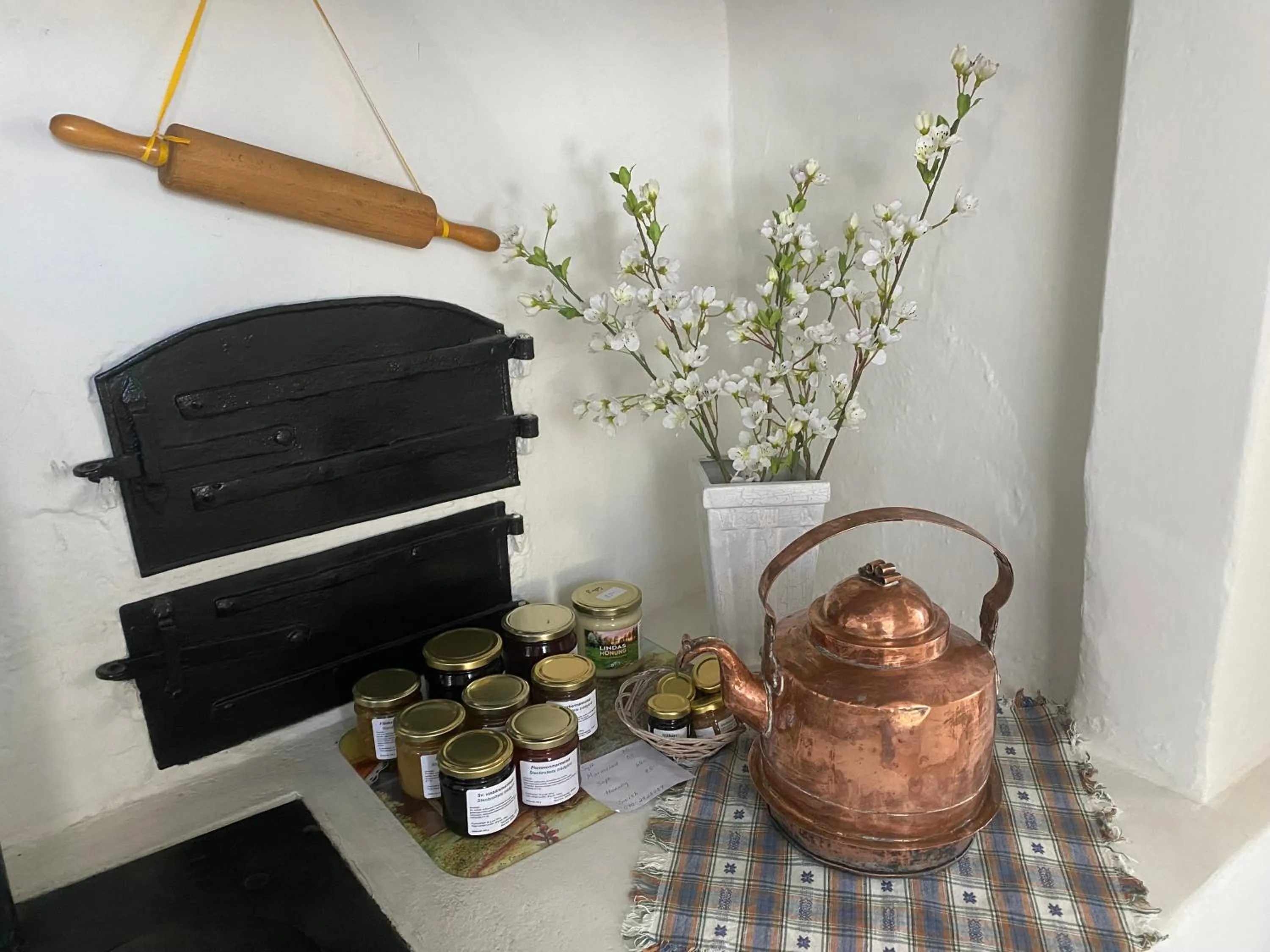 kitchen in Stenbrottets lillstuga
