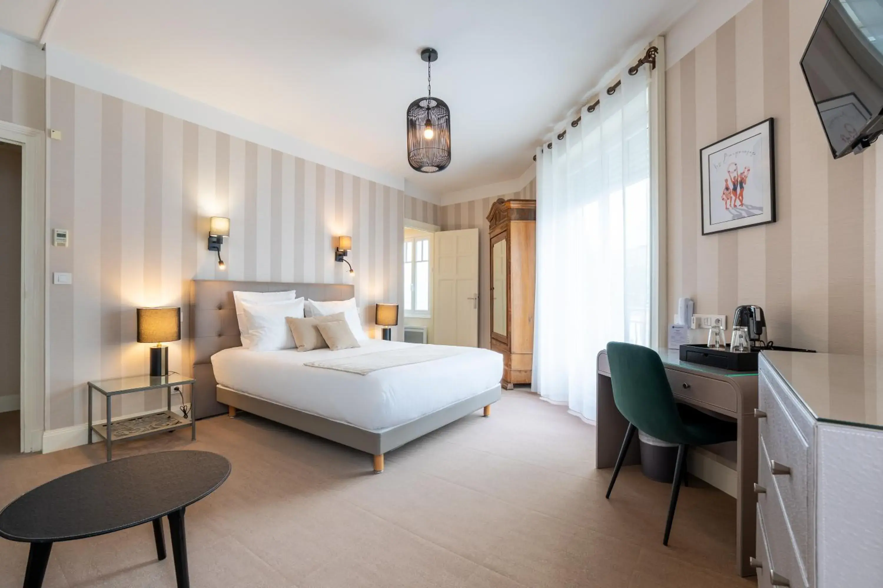 Sea view, Bed in Best Western Hôtel Brittany La Baule Centre & Plages Sea view, Bed in Best Western Hôtel Brittany La Baule Centre & Plages