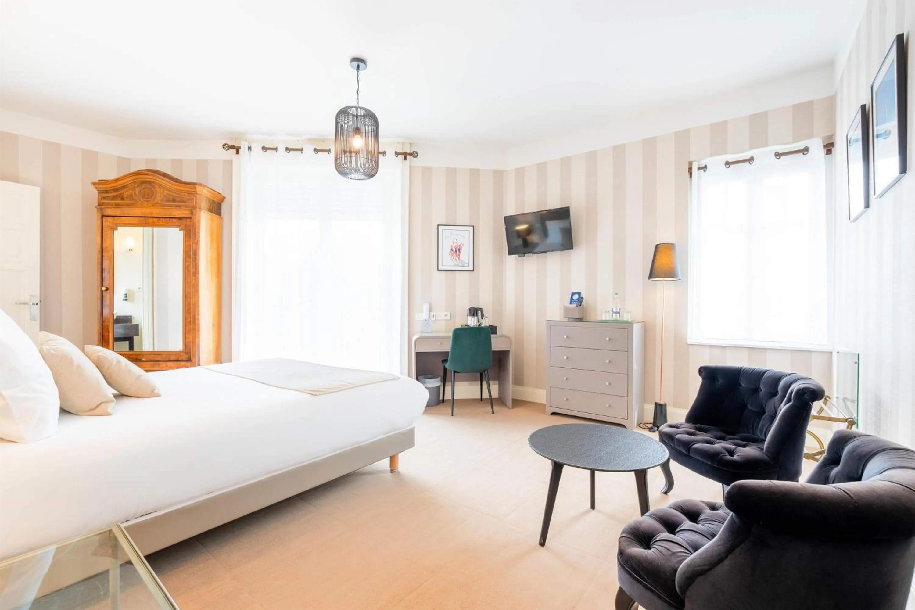 Bedroom, Bed in Best Western Hôtel Brittany La Baule Centre & Plages