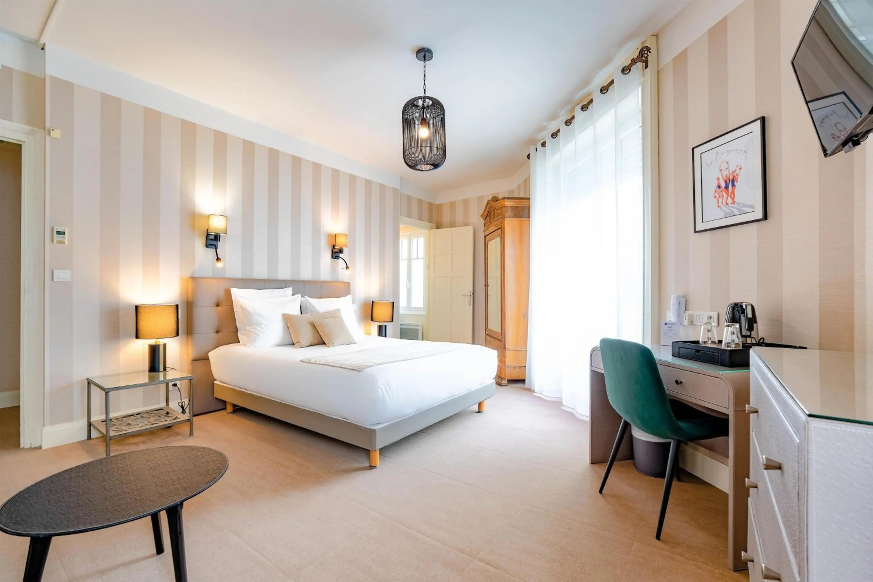 Bedroom, Bed in Best Western Hôtel Brittany La Baule Centre & Plages