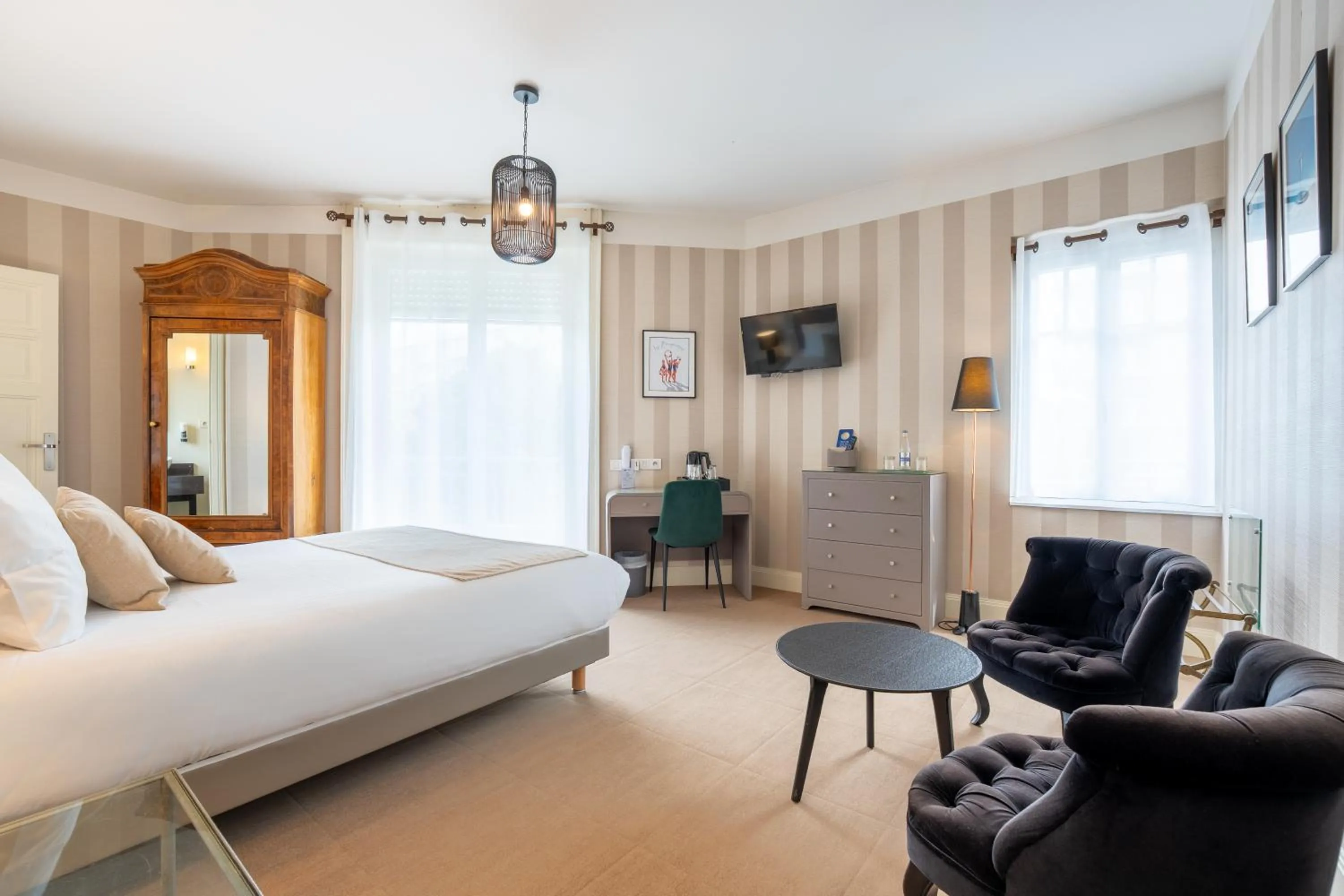 Sea view, Bed in Best Western Hôtel Brittany La Baule Centre & Plages