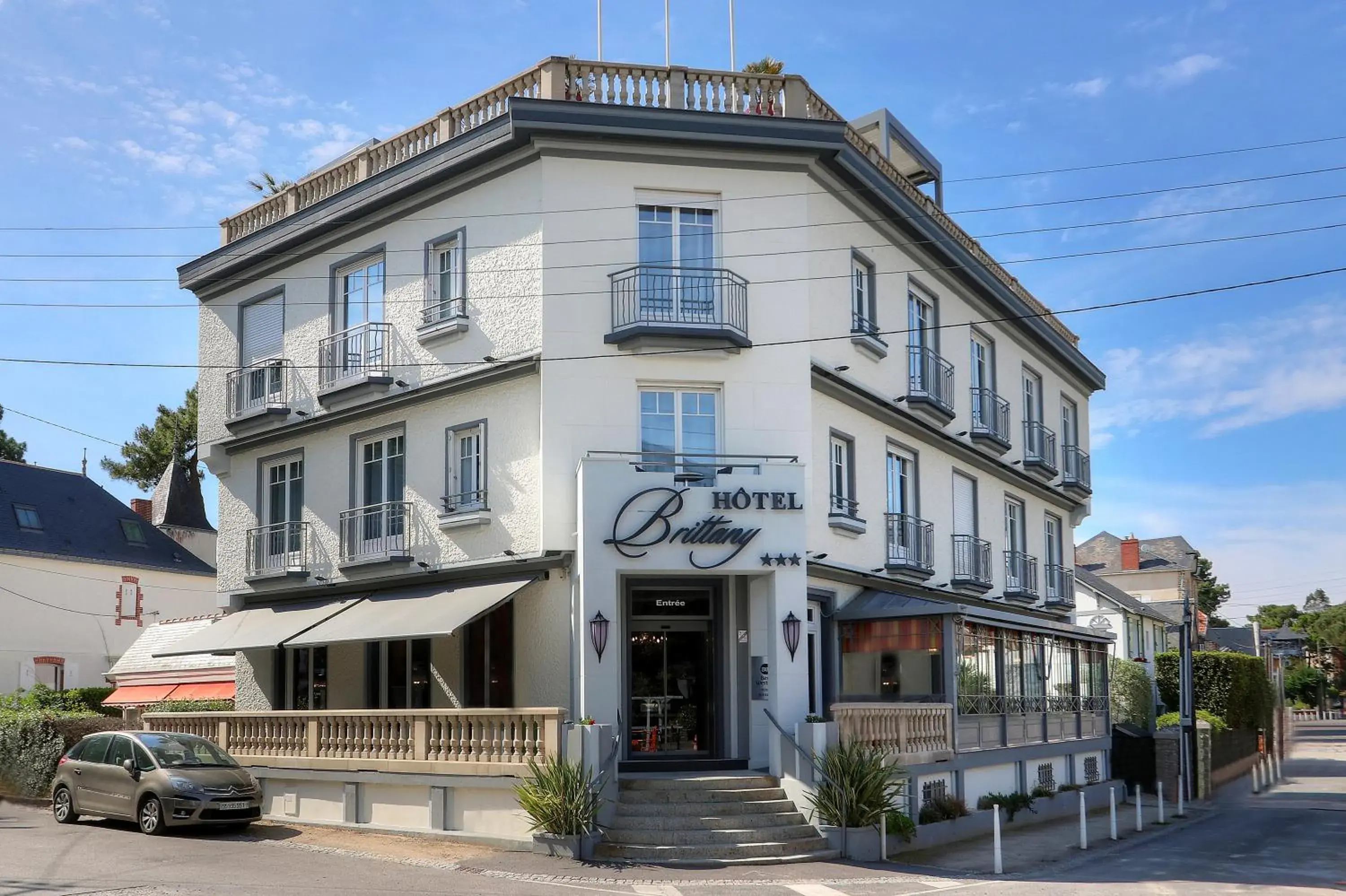 Property building in Best Western Hôtel Brittany La Baule Centre & Plages Property building in Best Western Hôtel Brittany La Baule Centre & Plages