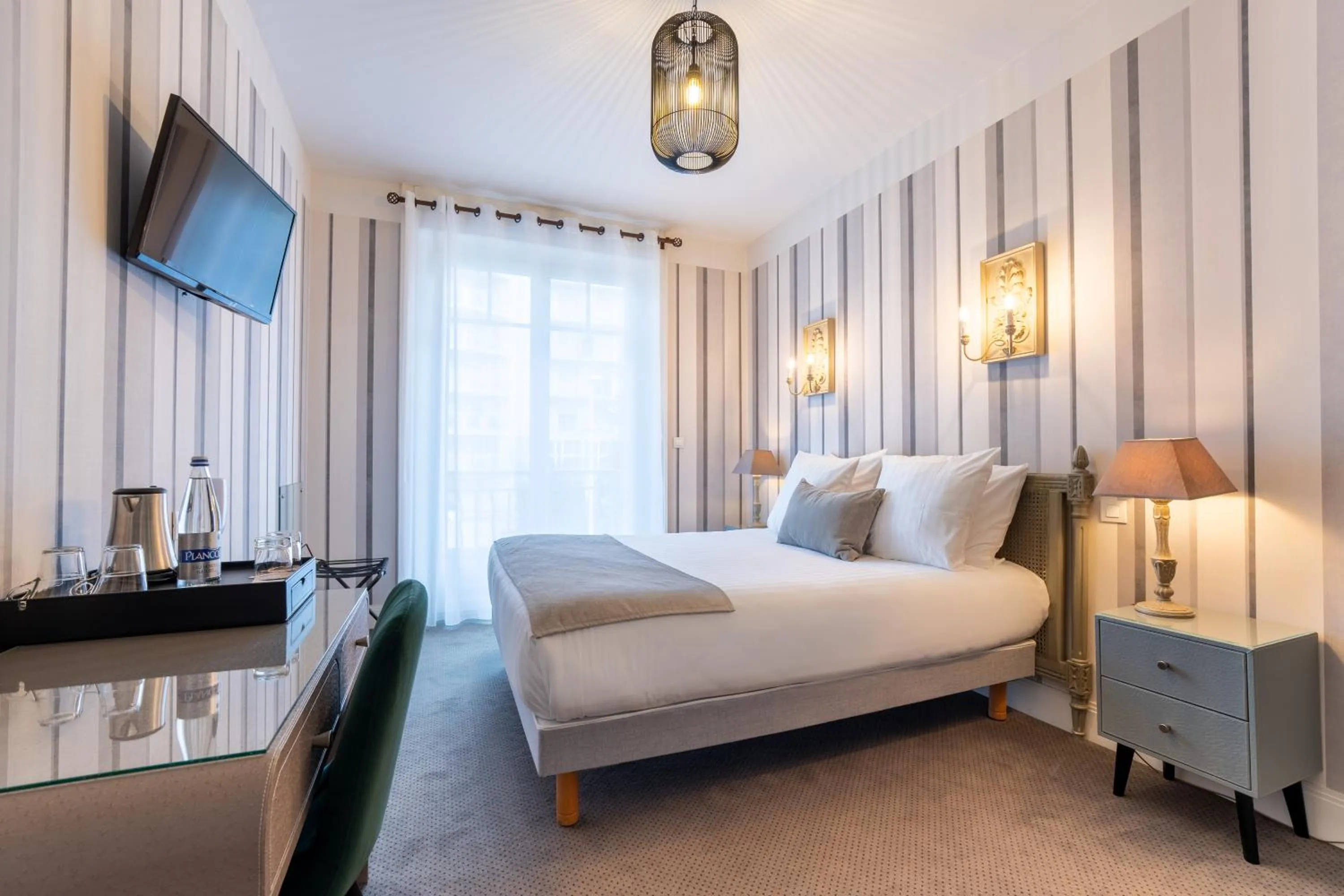 Bedroom, Bed in Best Western Hôtel Brittany La Baule Centre & Plages